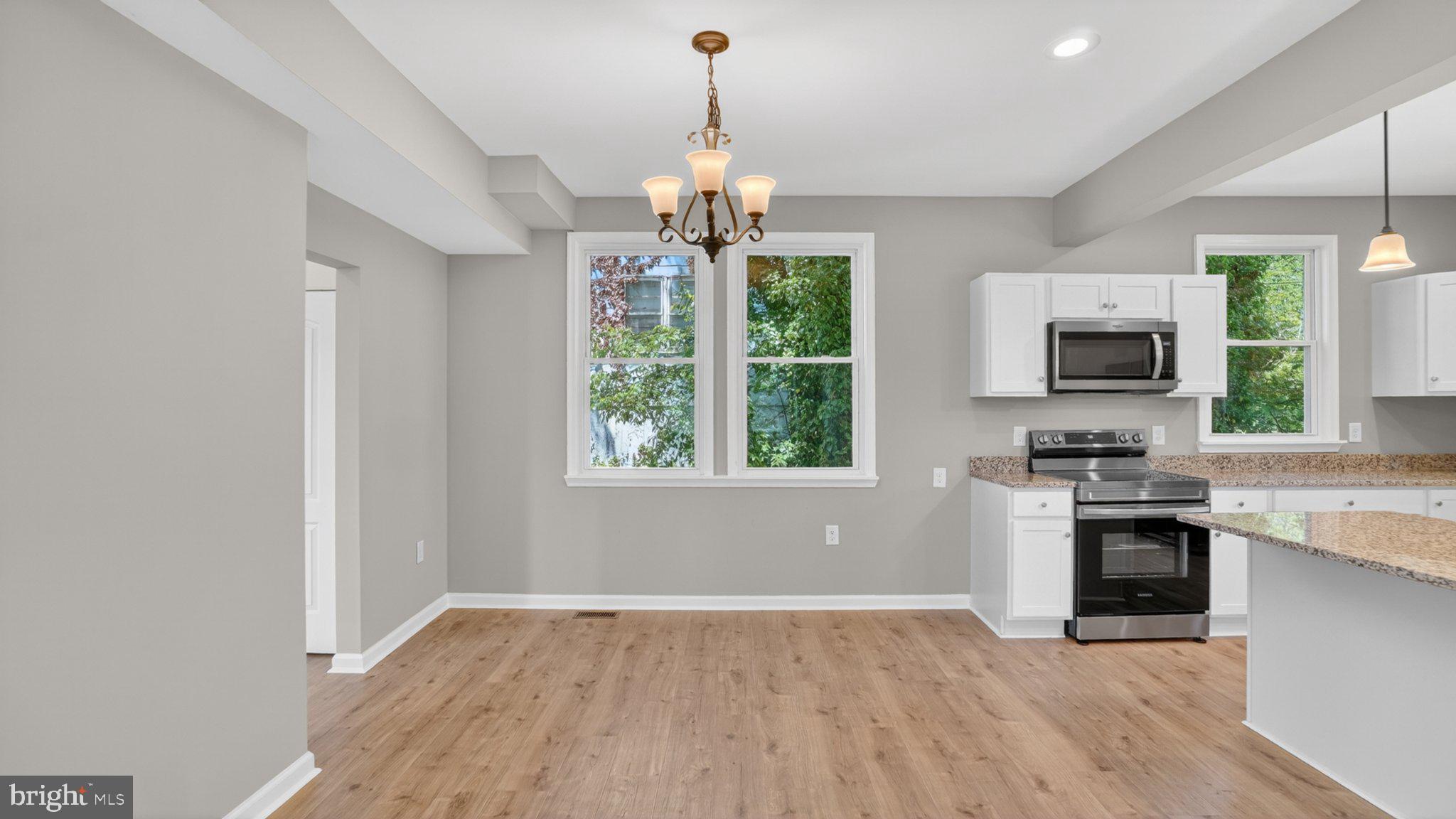 HAMILTON HILLS - Residential