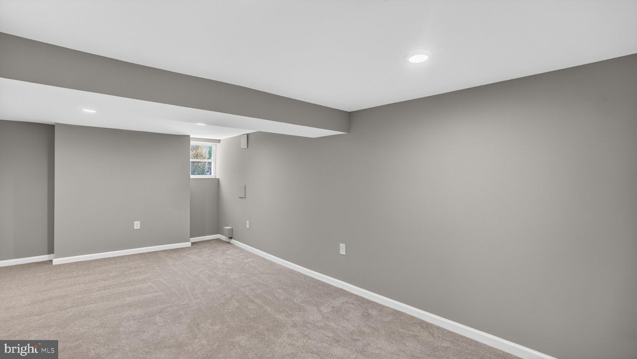 HAMILTON HILLS - Residential