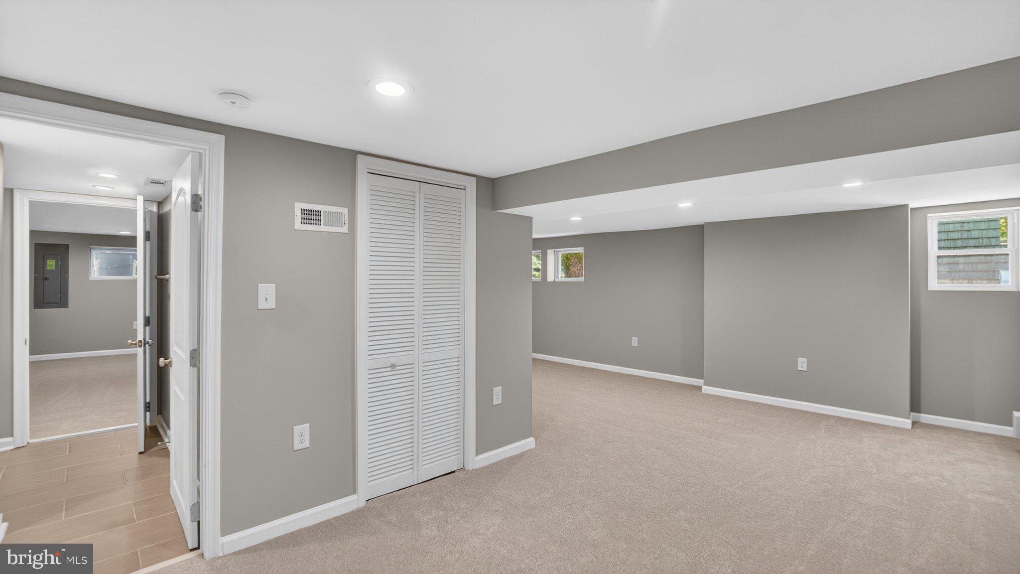 HAMILTON HILLS - Residential