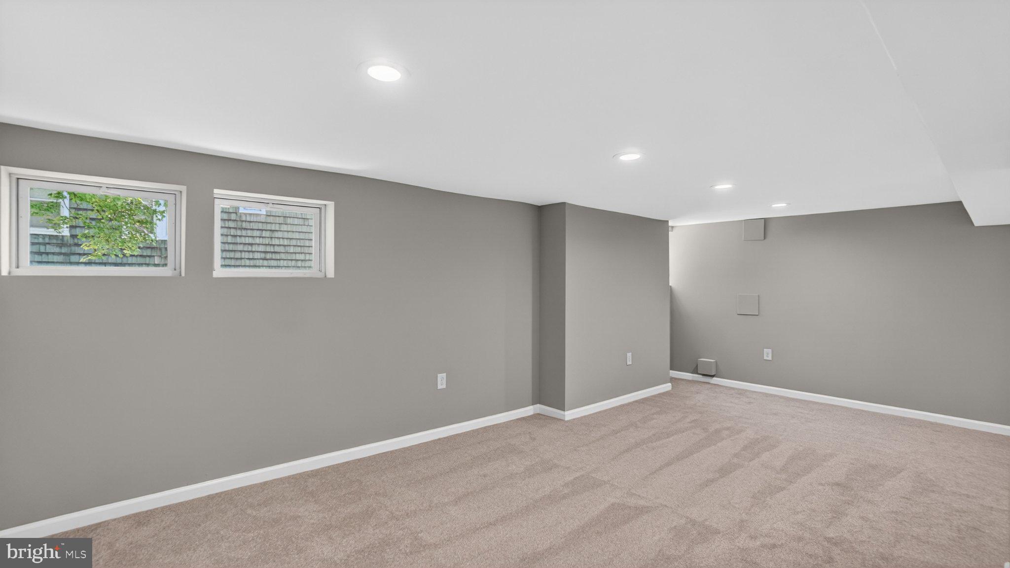 HAMILTON HILLS - Residential