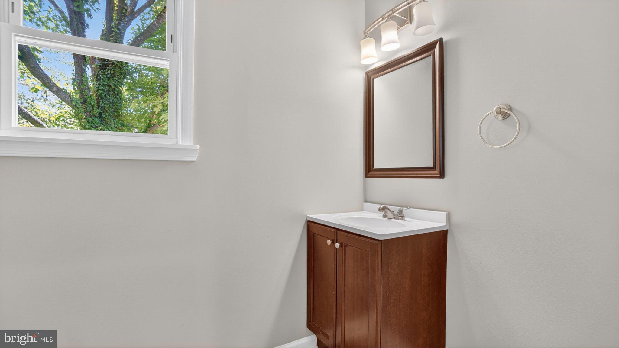 HAMILTON HILLS - Residential
