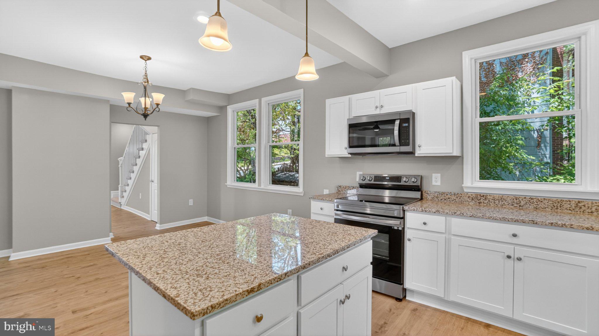 HAMILTON HILLS - Residential