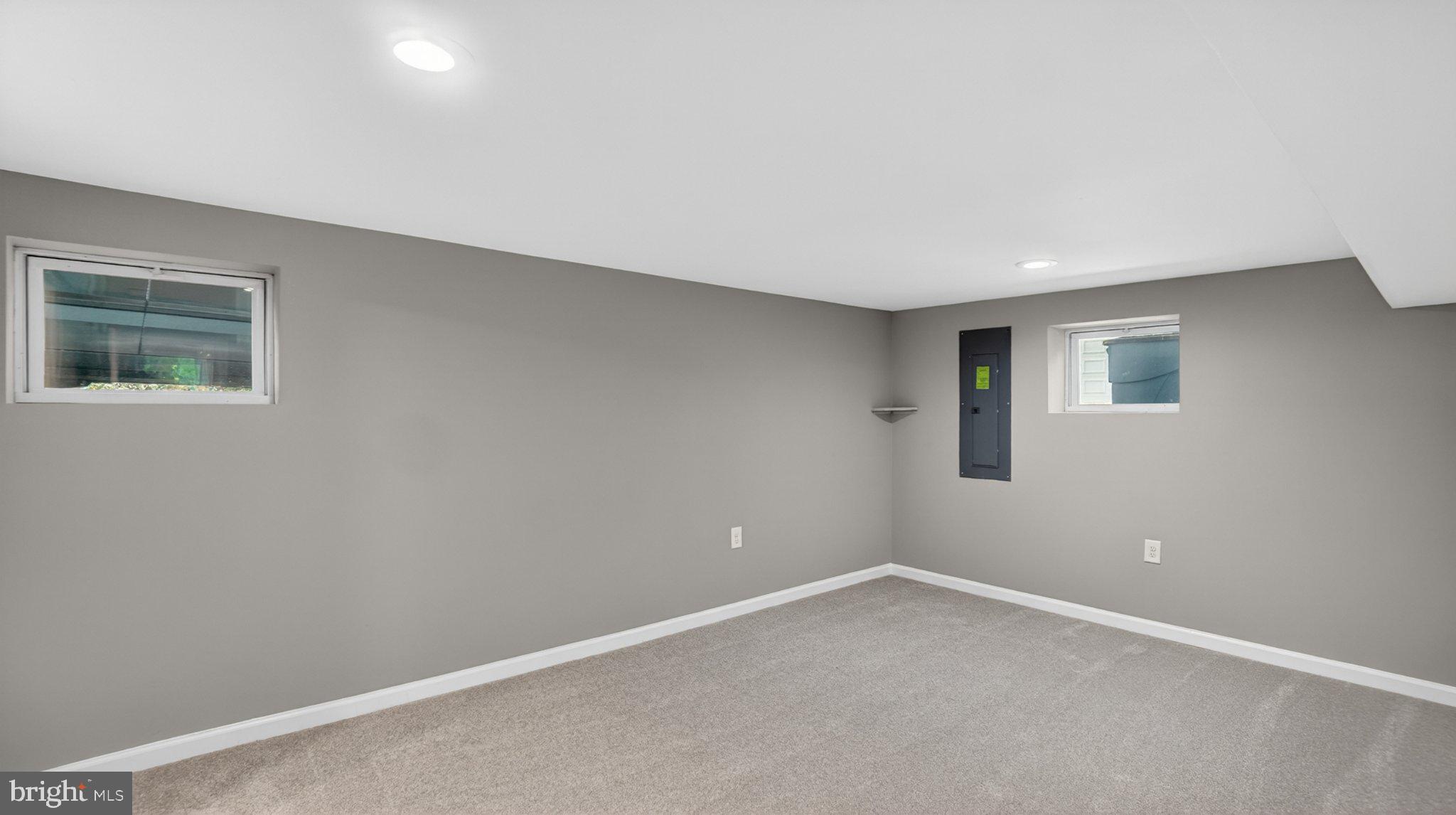 HAMILTON HILLS - Residential