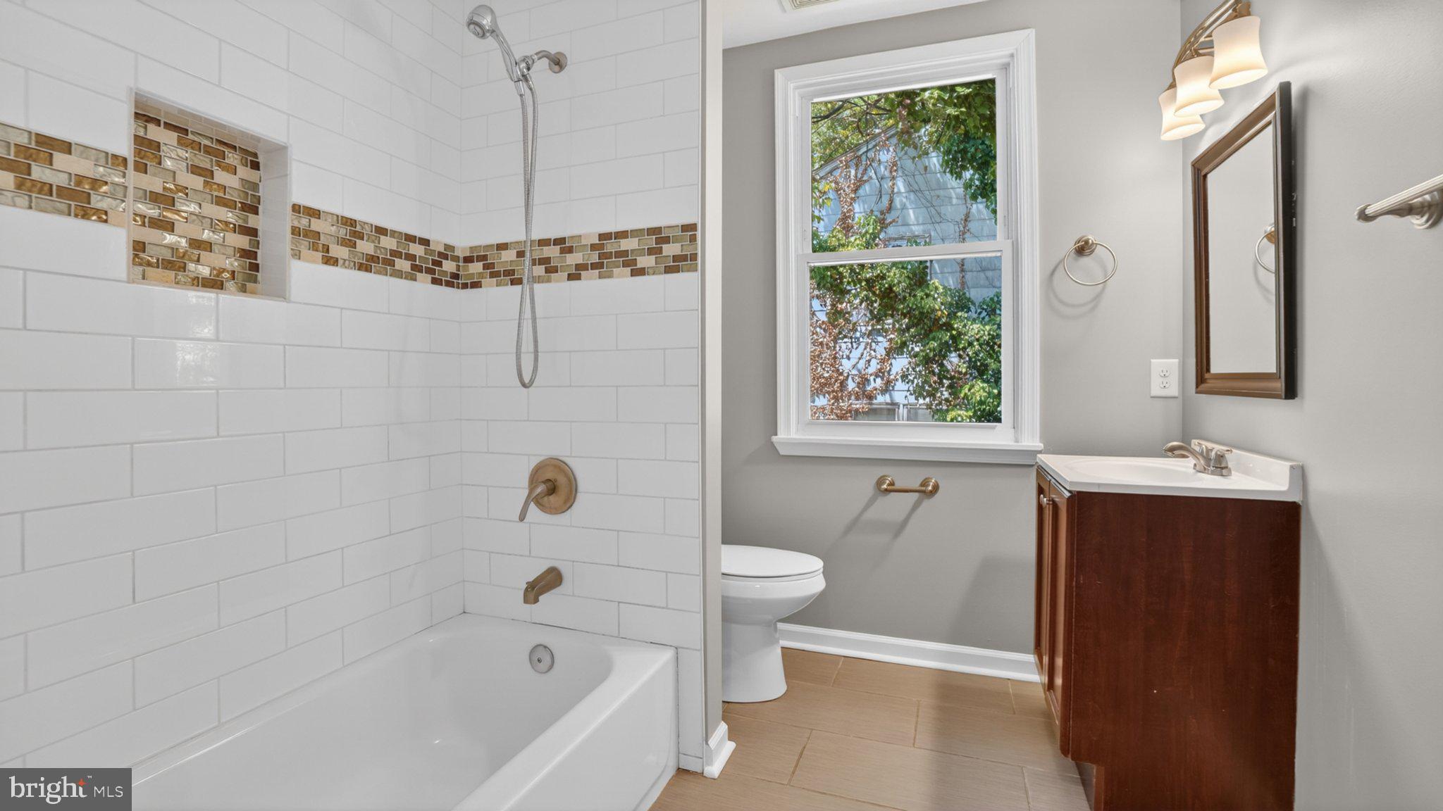 HAMILTON HILLS - Residential