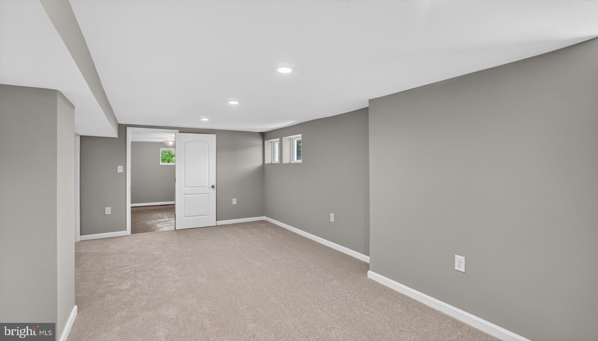 HAMILTON HILLS - Residential