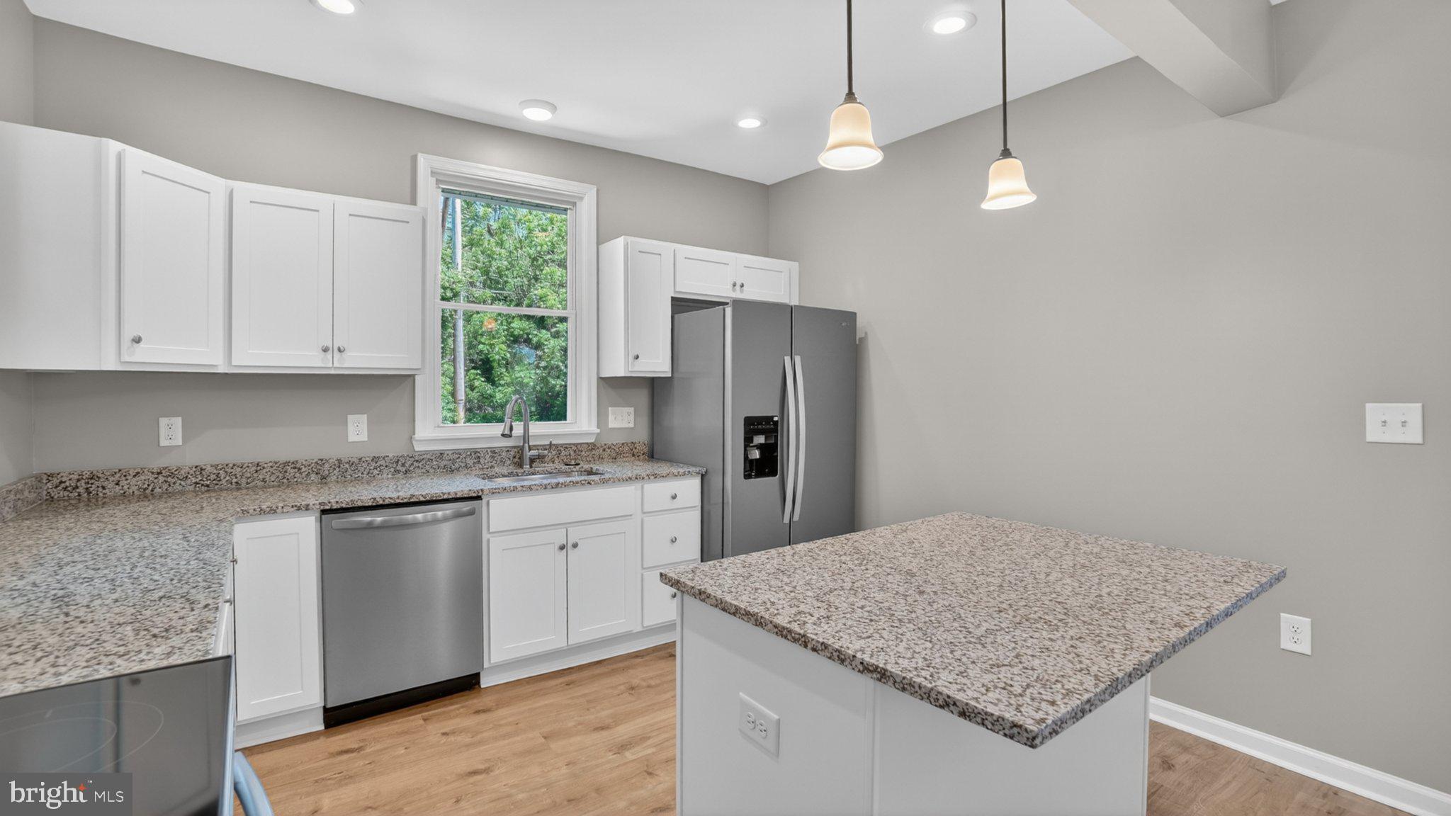 HAMILTON HILLS - Residential