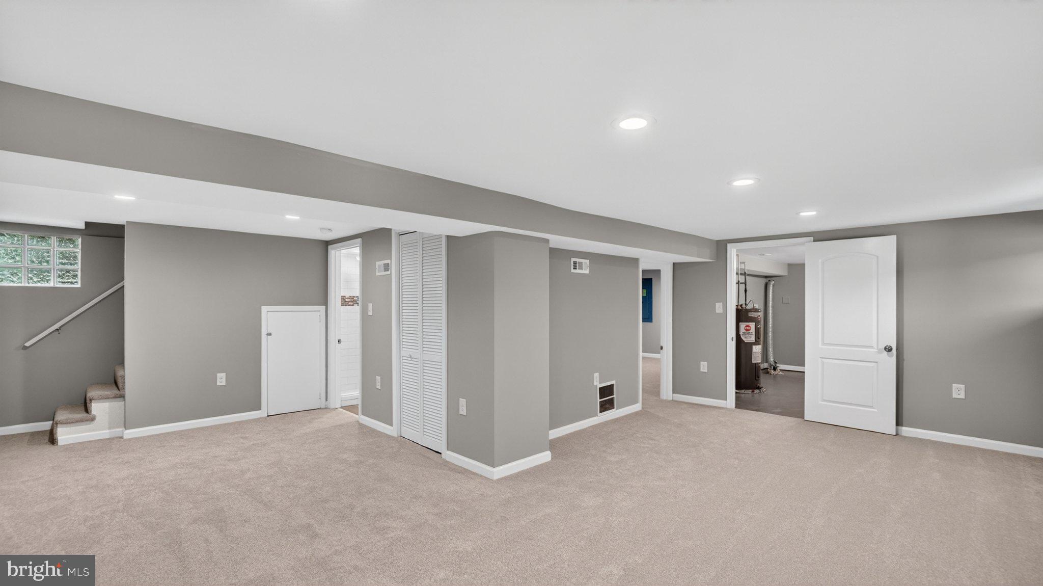 HAMILTON HILLS - Residential