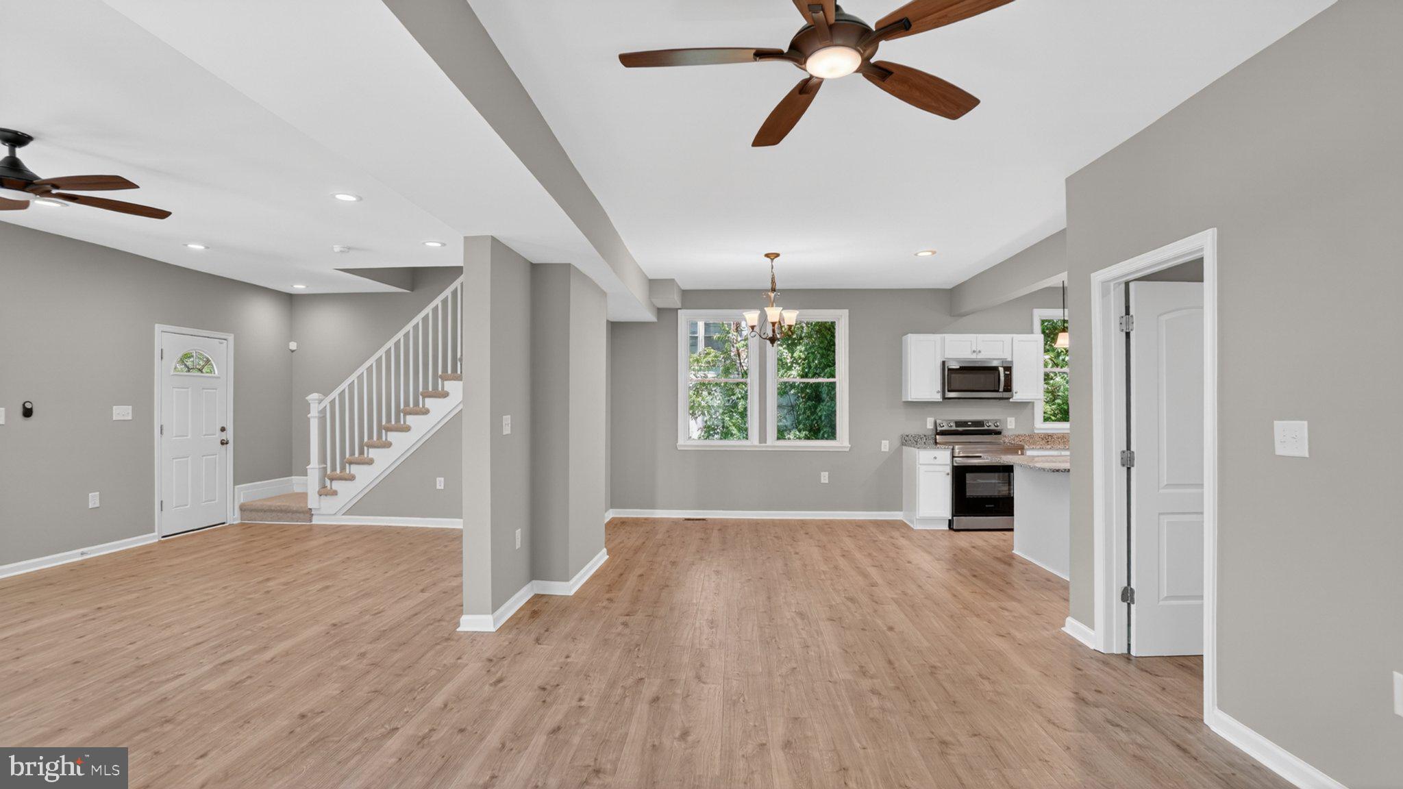 HAMILTON HILLS - Residential
