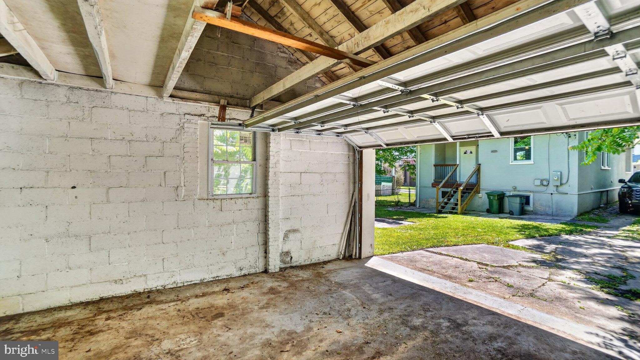 HAMILTON HILLS - Residential