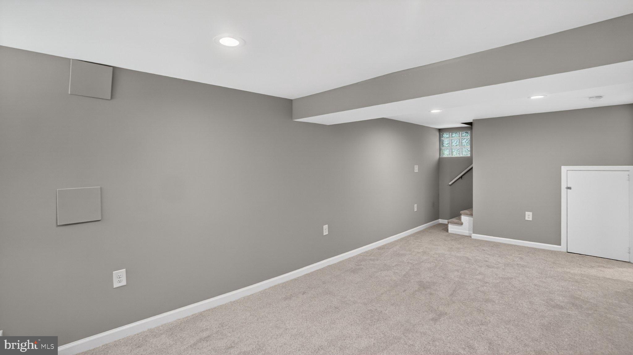 HAMILTON HILLS - Residential