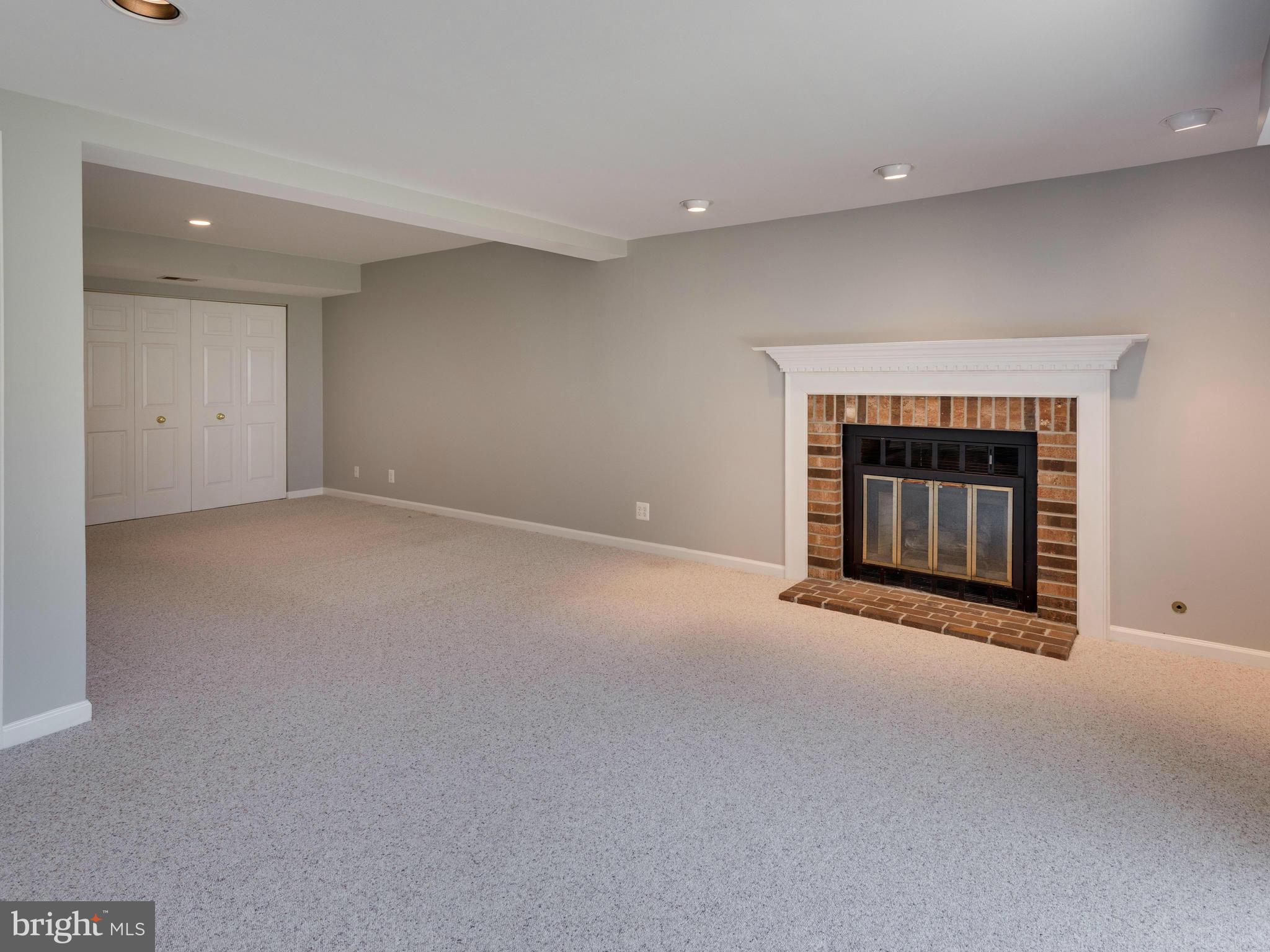 LEIGH MEADOW - Residential