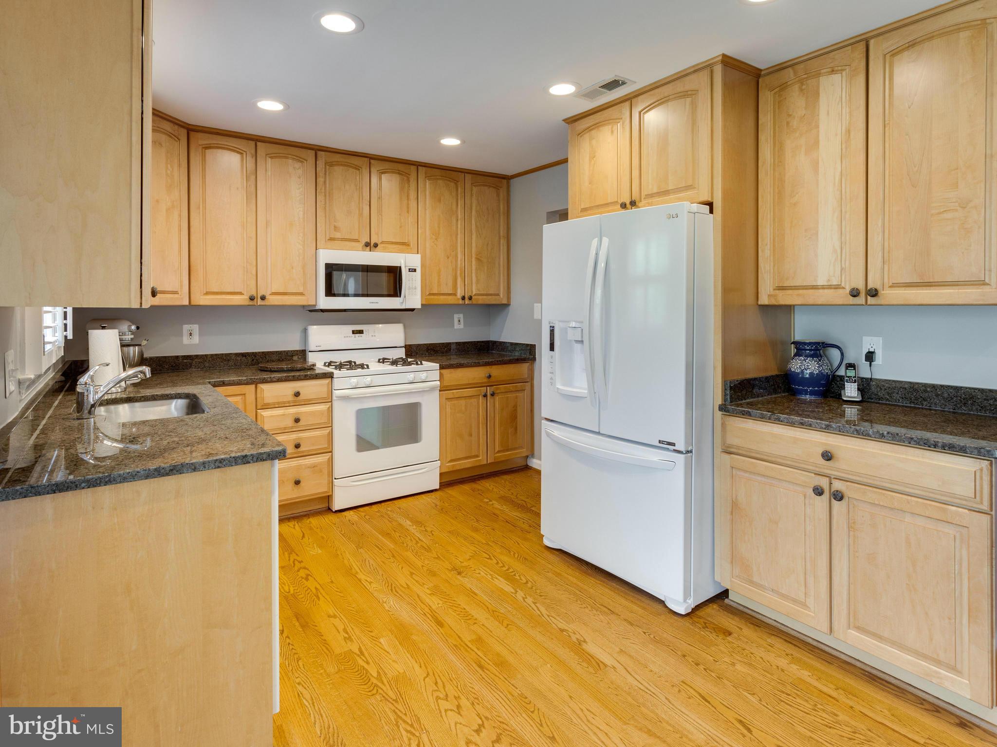 LEIGH MEADOW - Residential