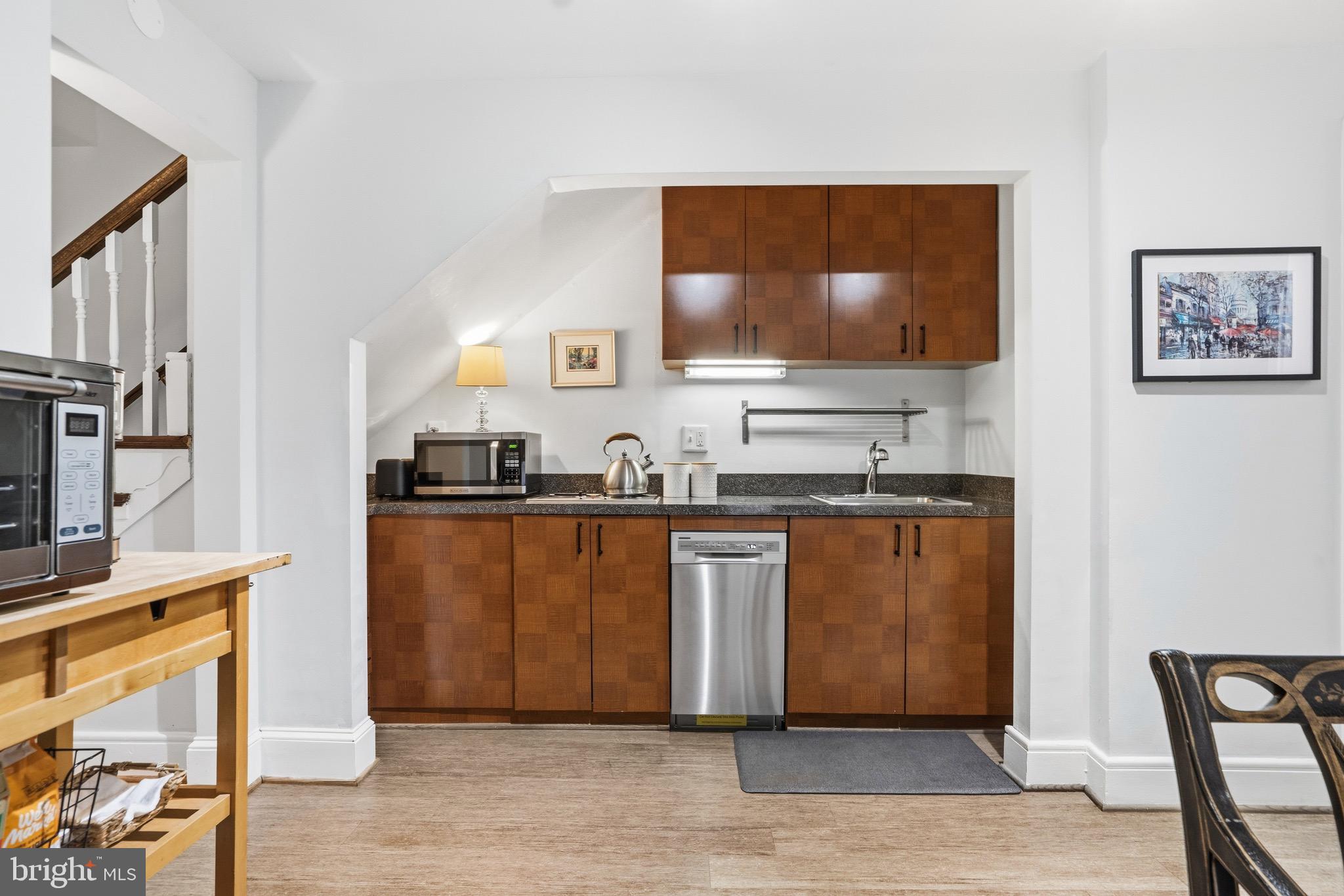 BARRISTER SQUARE - Commercial Sale