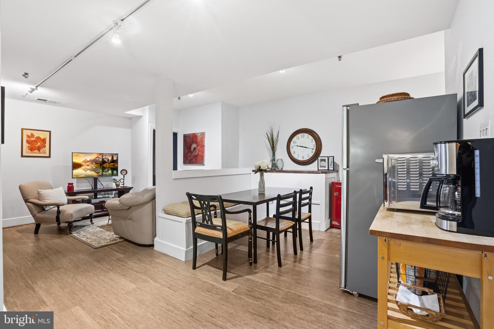 BARRISTER SQUARE - Commercial Sale