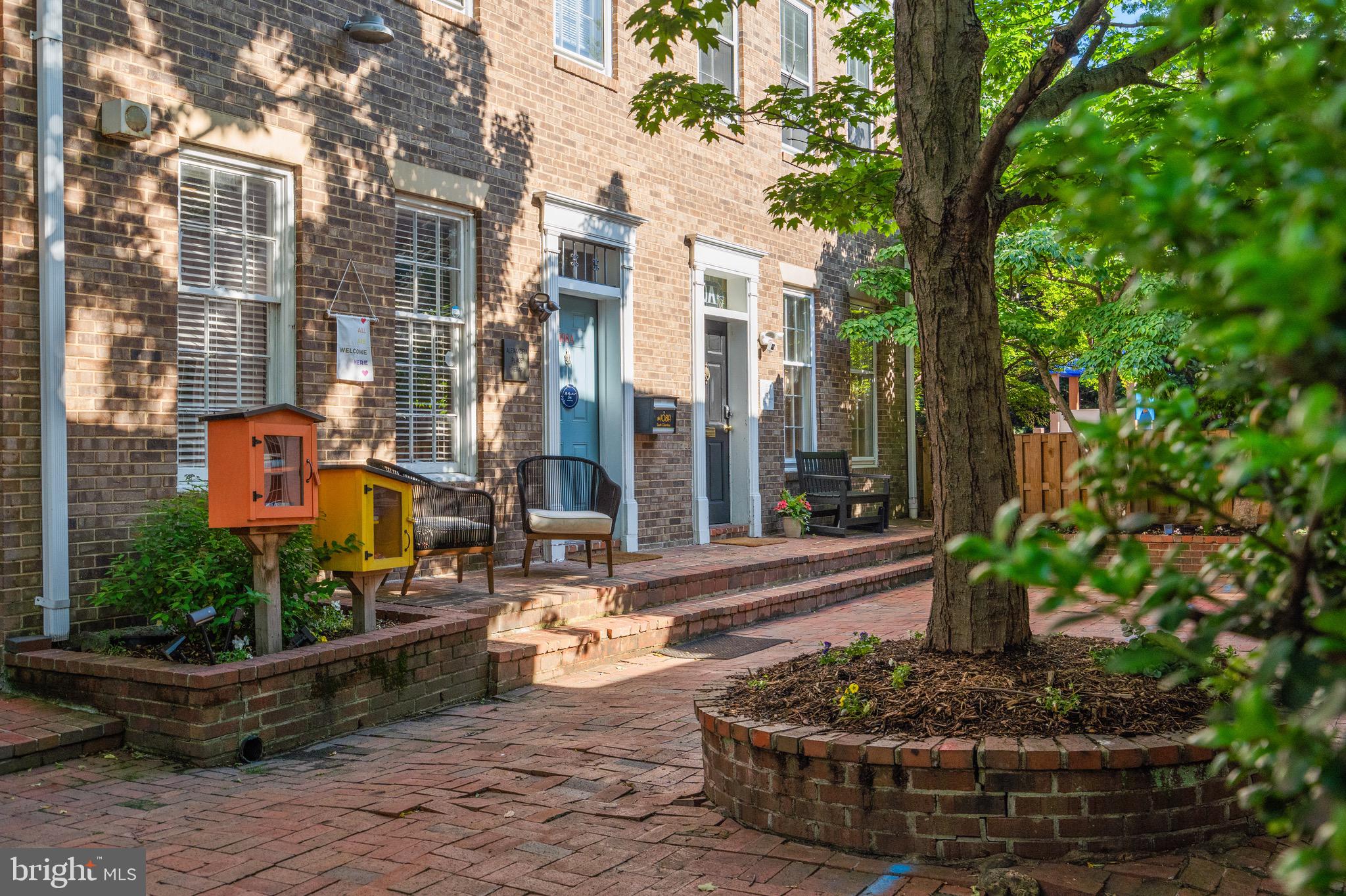 BARRISTER SQUARE - Commercial Sale