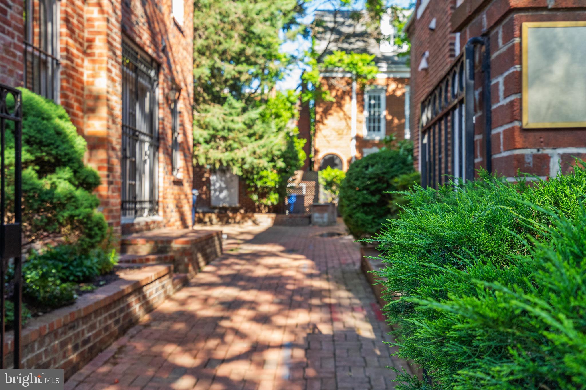 BARRISTER SQUARE - Commercial Sale