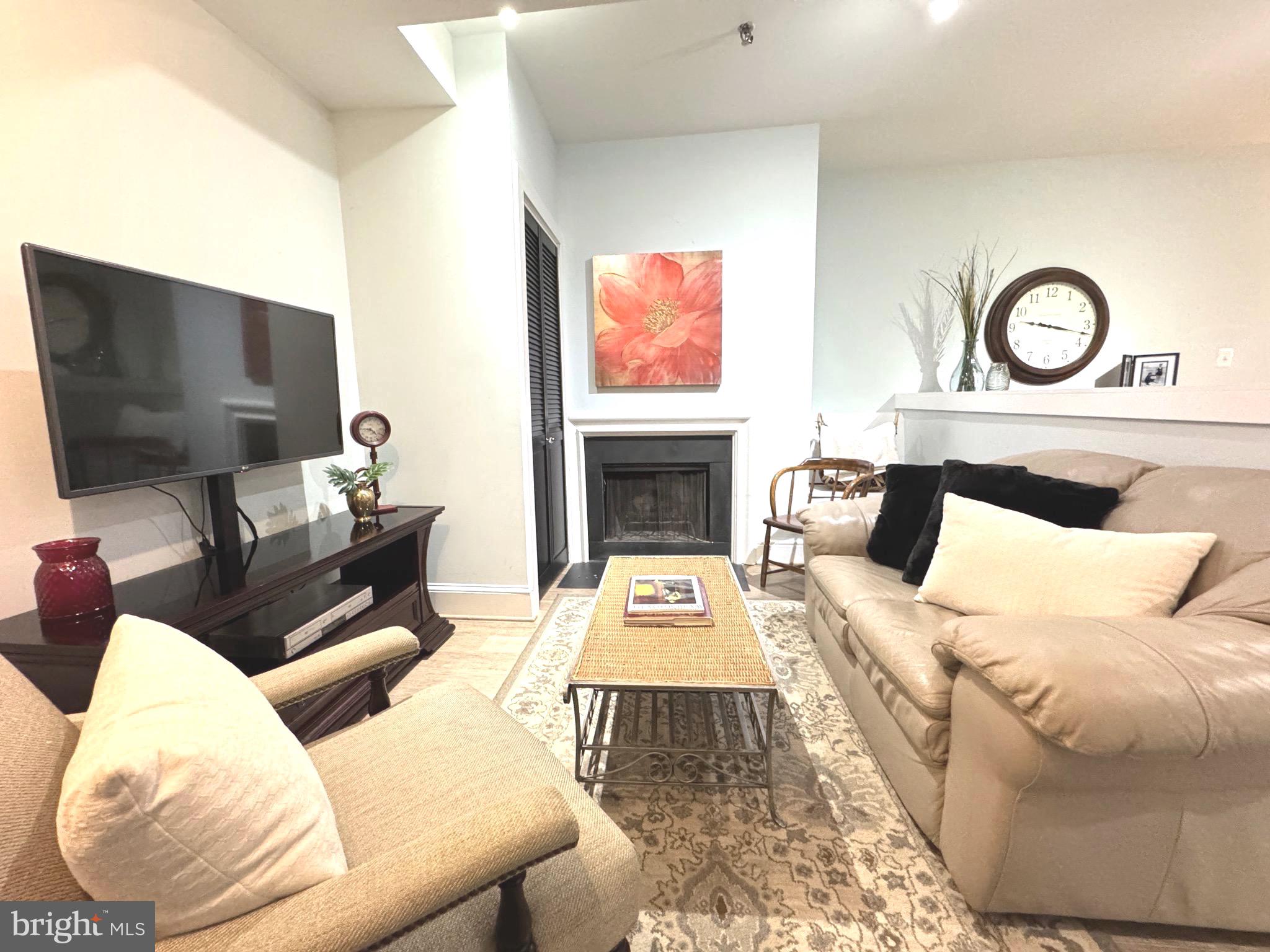 BARRISTER SQUARE - Commercial Sale