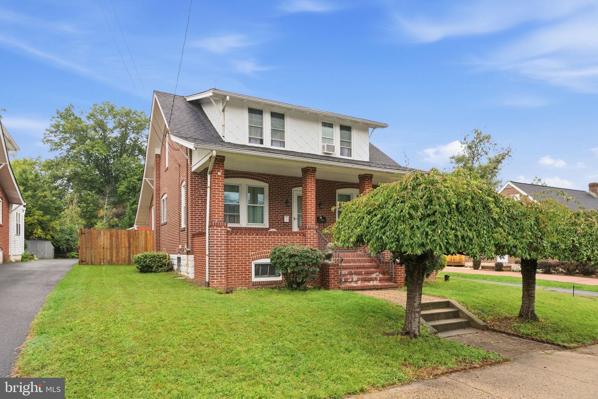 939 WALNUT STREET