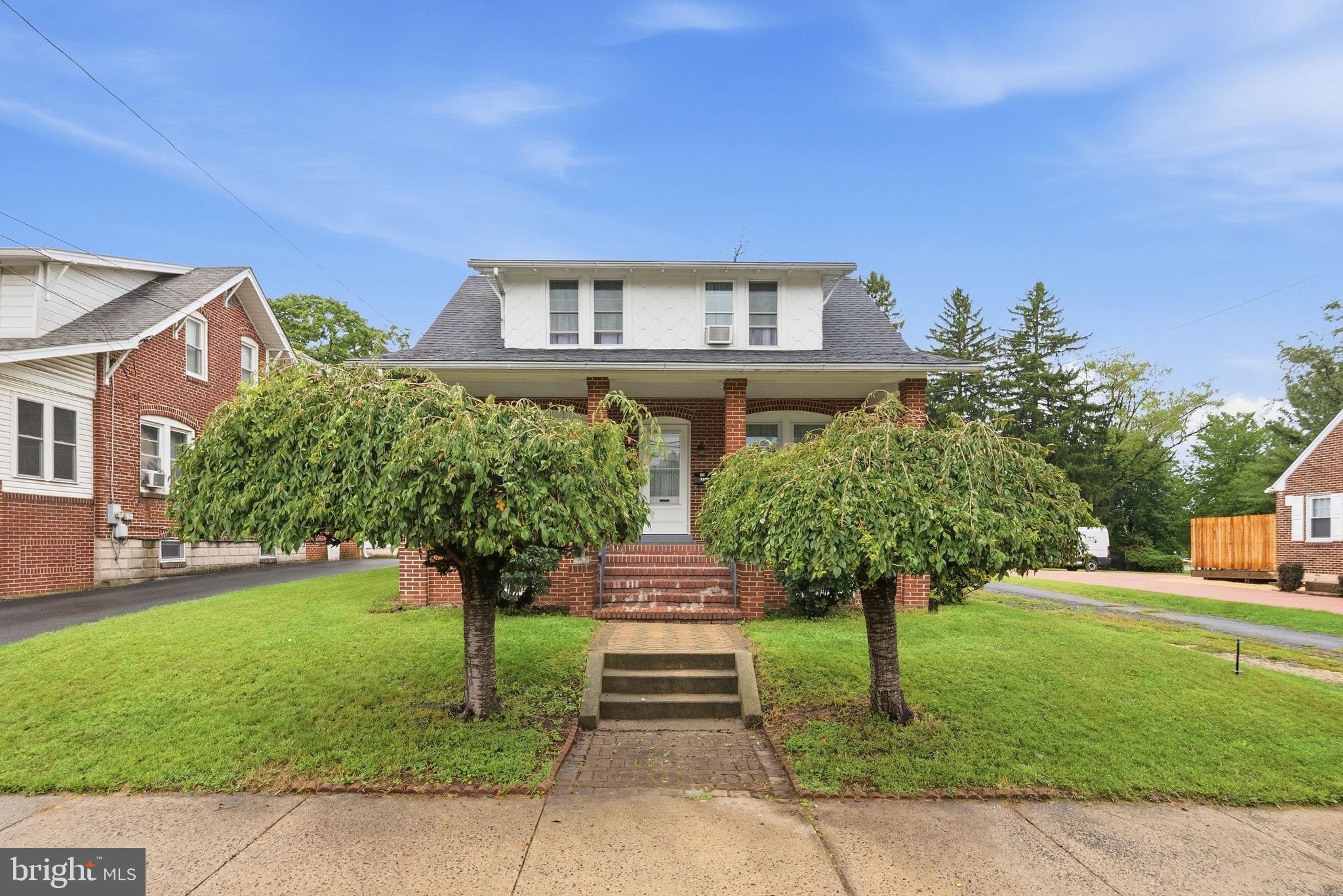 939 WALNUT STREET