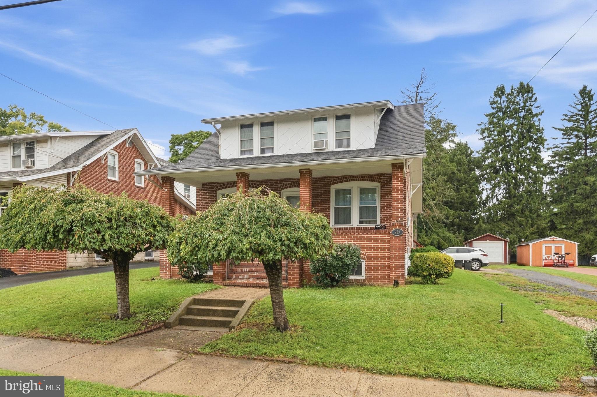 939 WALNUT STREET