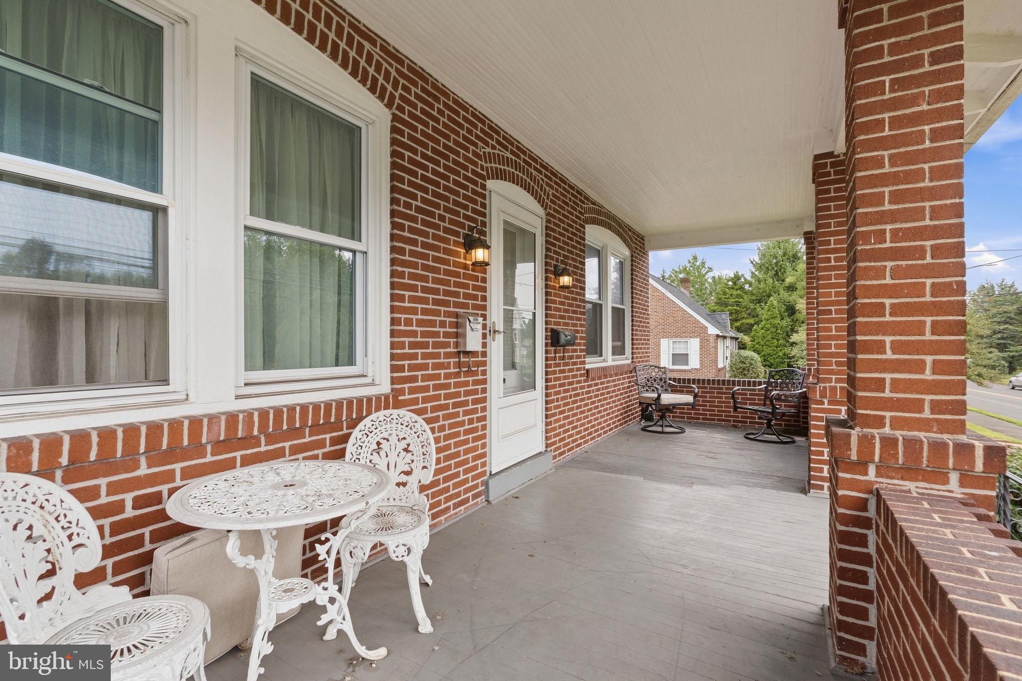 939 WALNUT STREET