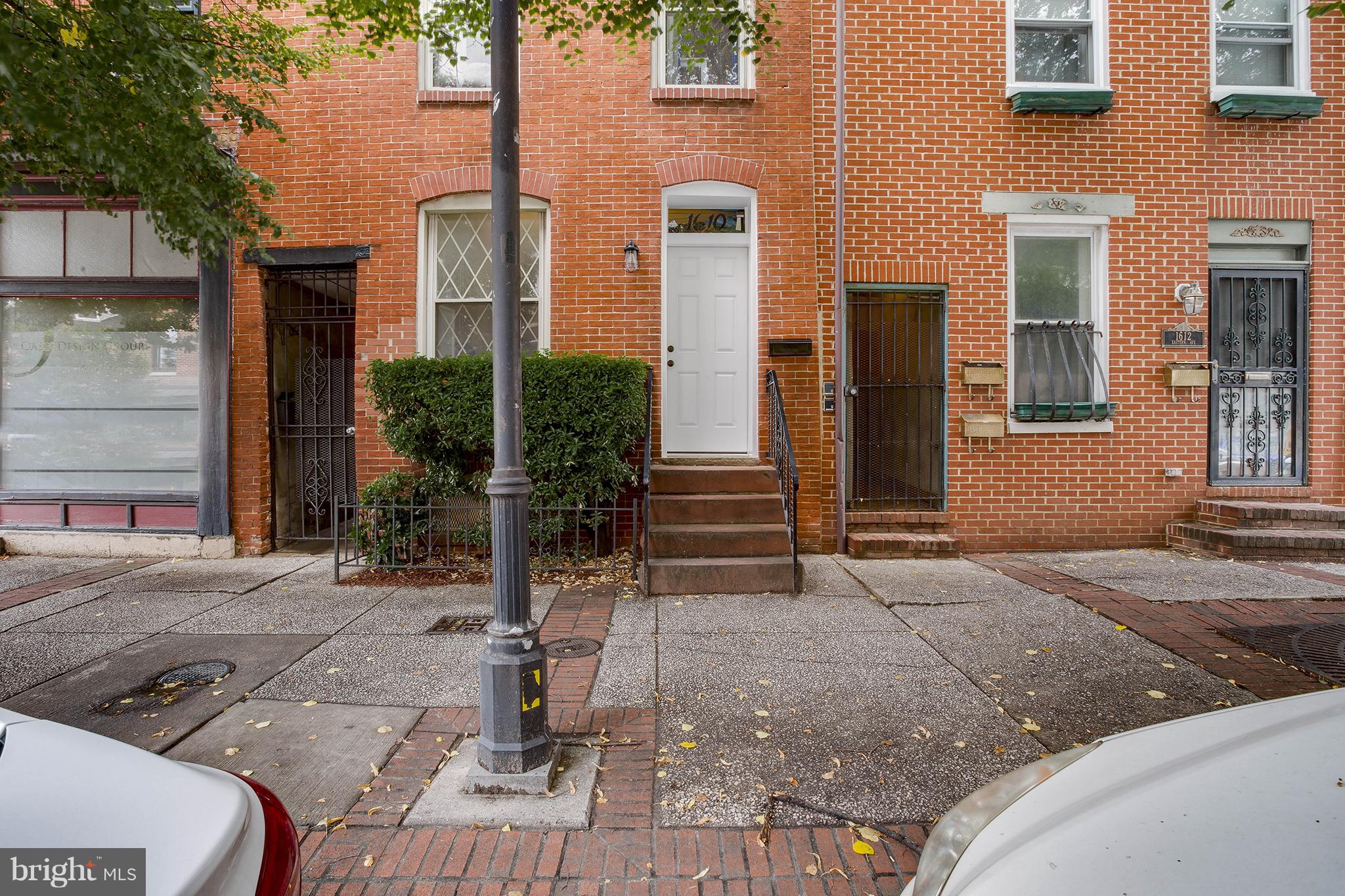 KITCHEN RECENTLY RENOVATED. MAIN LEVEL AND UPPER LEVEL BATHROOMS RECENTLY UPGRADED. NEW LAMINATE FLOORS ON MAIN LEVEL. UPPER 2 HAS NEW CARPET. WALKING DISTANCE TO SHOPS, RESTAURANTS, PATTERSON PARK, FELLS POINT, LITTLE ITALY, AND HARBOR EAST. FEW BLOCKS FROM WATER. IMPROVED LANDSCAPING IN BACK YARD. GREAT SPACE FOR ENTERTAINING WITH SOME PRIVACY.