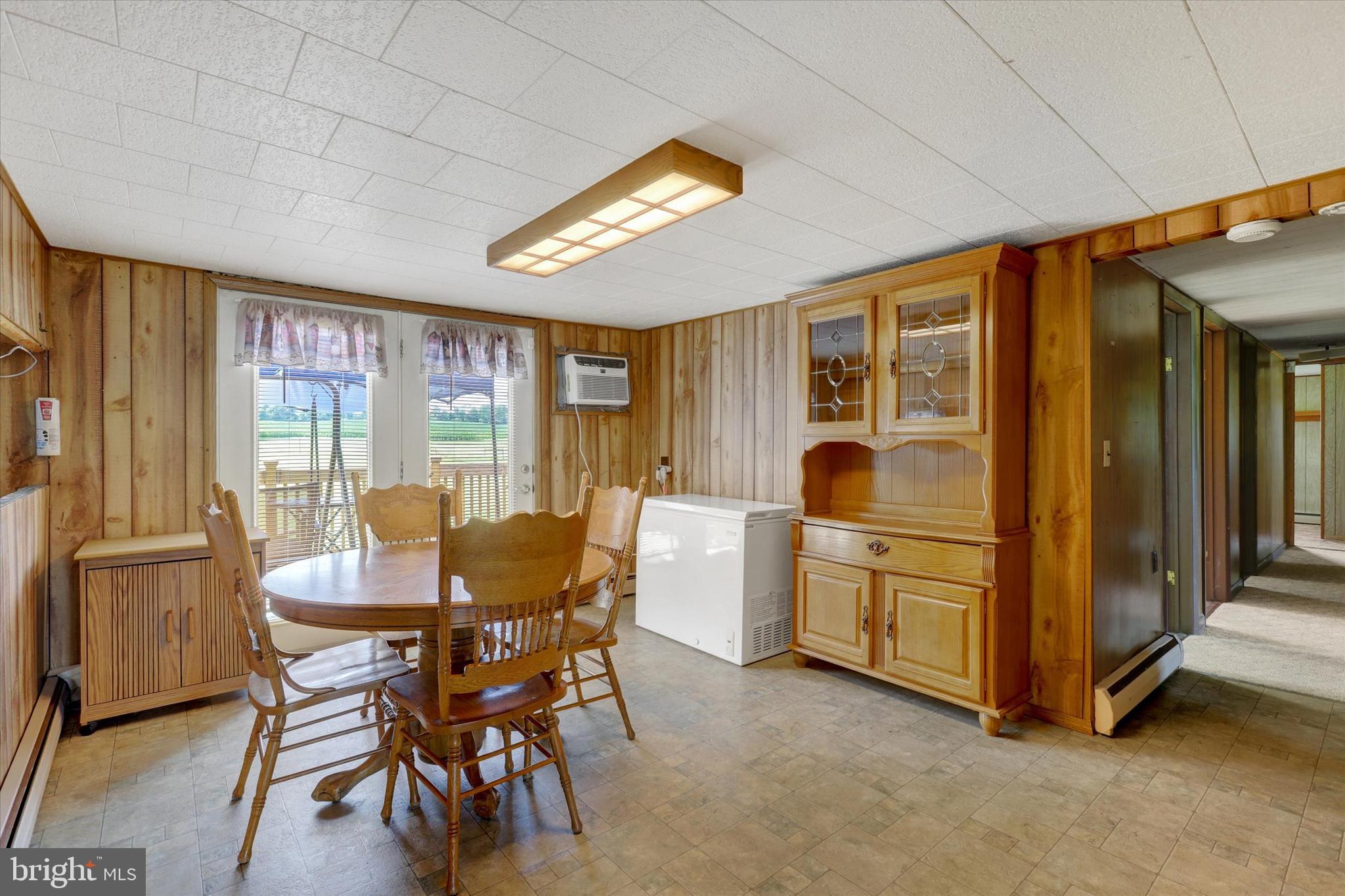 319 AIRPORT ROAD
