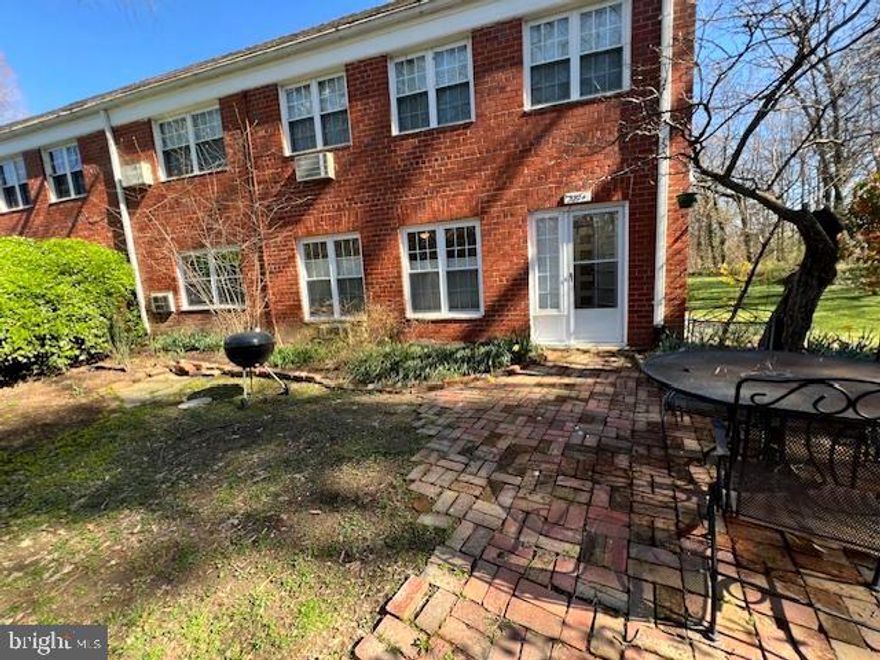 This beautifully updated end-unit townhouse in the sought-after Park Fairfax community is for rent now. Enjoy the updated kitchen with granite countertops and stainless steel appliances, the new LVP flooring throughout, stylish barn doors, and the inviting backyard patio. This one-floor gem is located in an Ideal location, convenient to Shirlington, Del Ray, Old Town, Bradlee Shopping Center, major bus and commuter routes, and much more. The landlord will not repair or replace the patio table, patio chairs, and the grill. via Rent Spree.