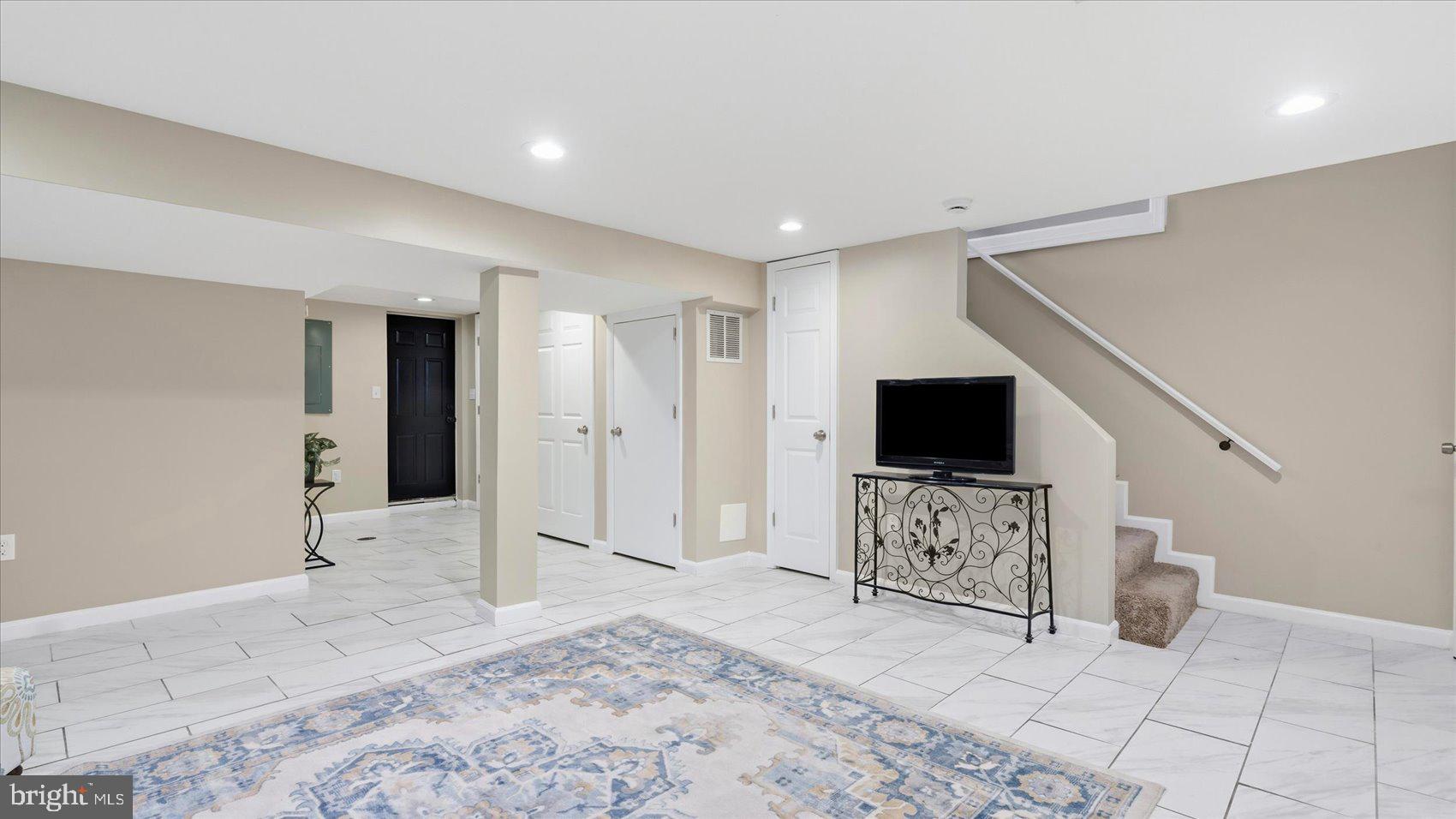 CAMERON VILLAGE - Residential