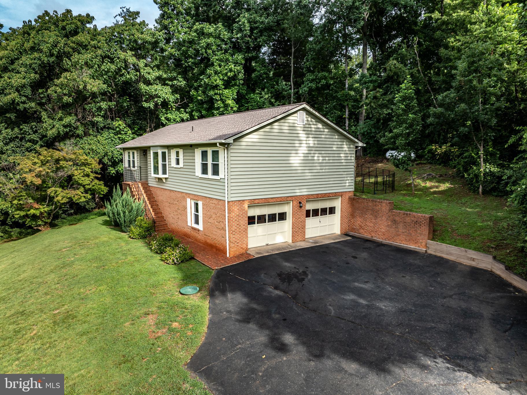 GREENFIELDS - Residential