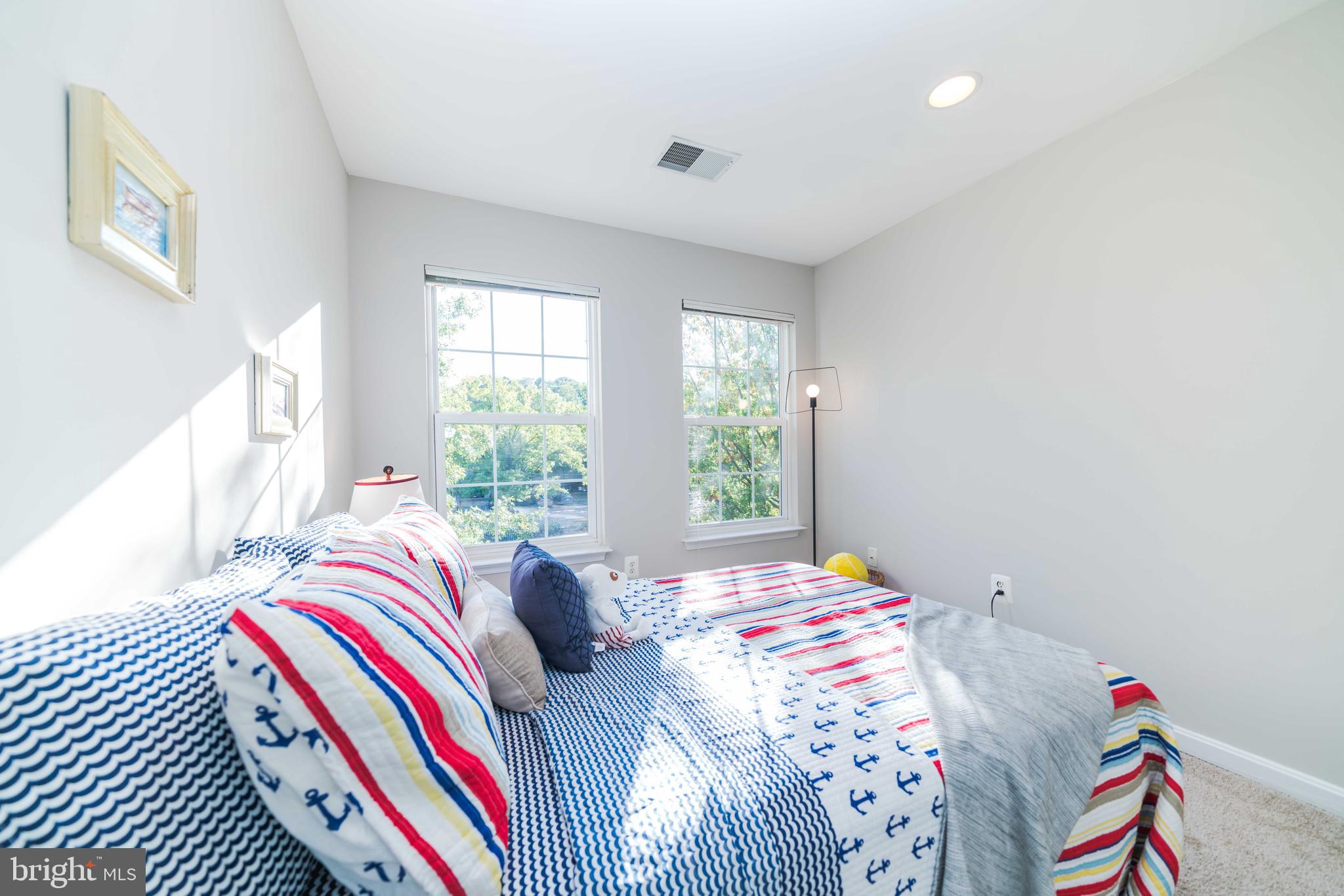 HUNTINGTON STATION - Residential Lease