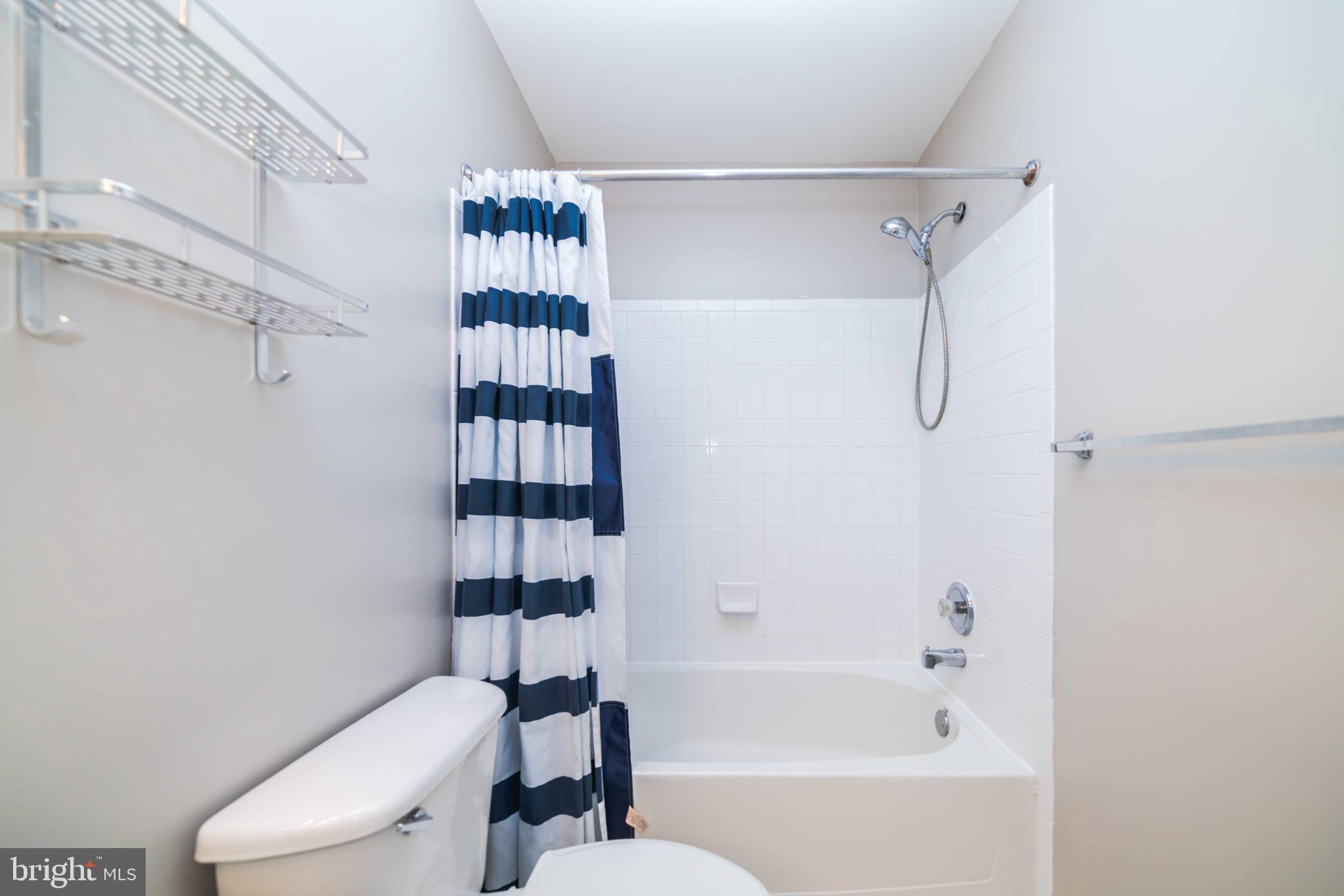 HUNTINGTON STATION - Residential Lease