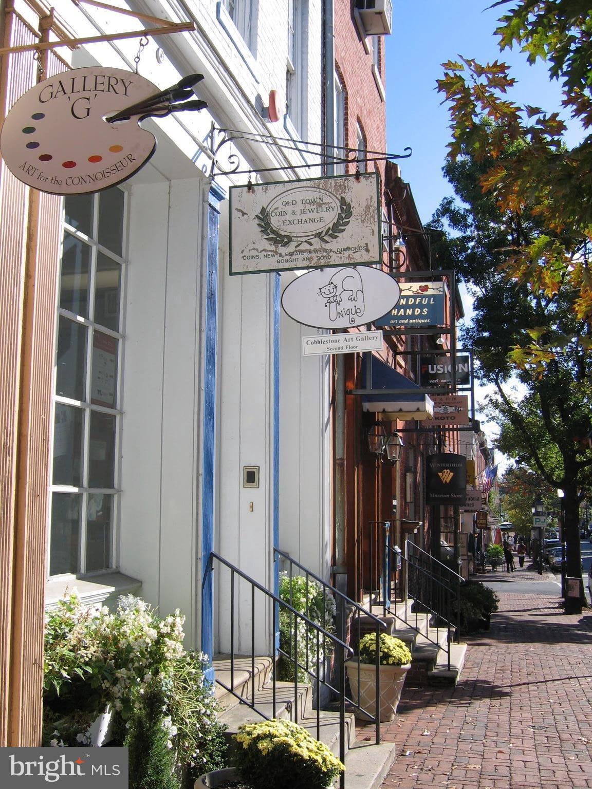 HUNTINGTON STATION - Residential Lease