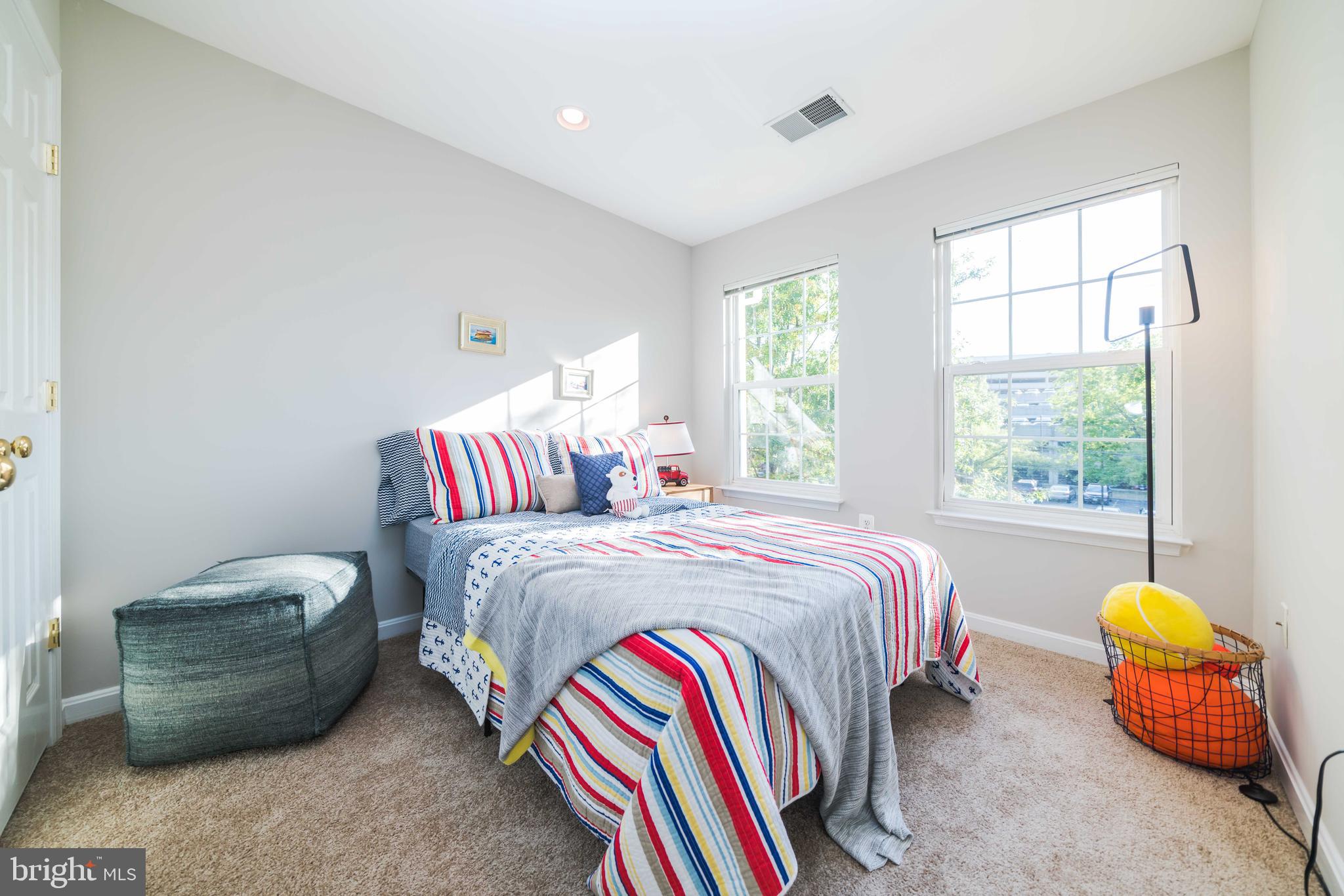 HUNTINGTON STATION - Residential Lease