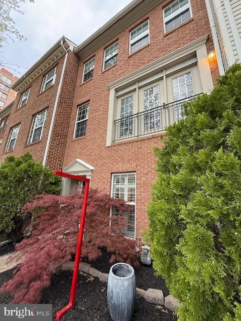 HUNTINGTON STATION - Residential Lease