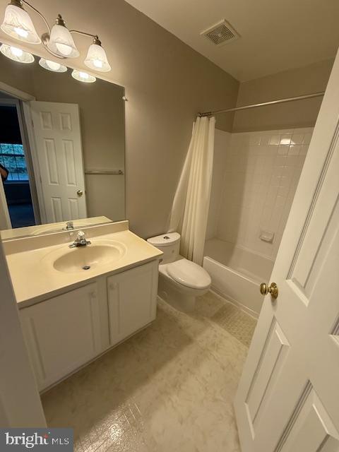 HUNTINGTON STATION - Residential Lease