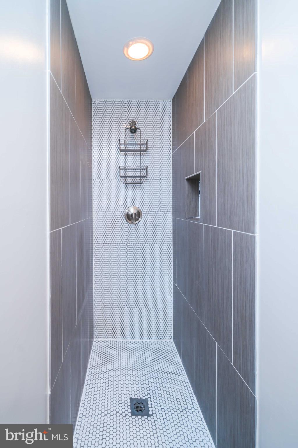 HUNTINGTON STATION - Residential Lease