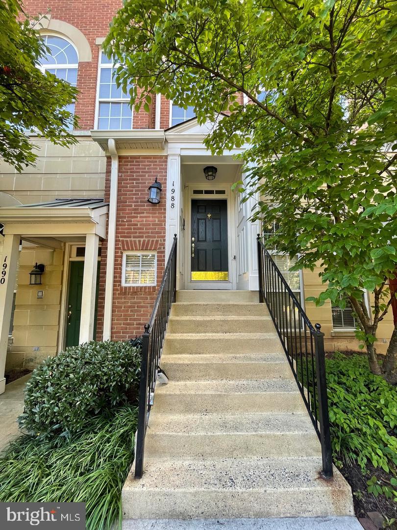 1988 CRESCENT PARK DRIVE 14B