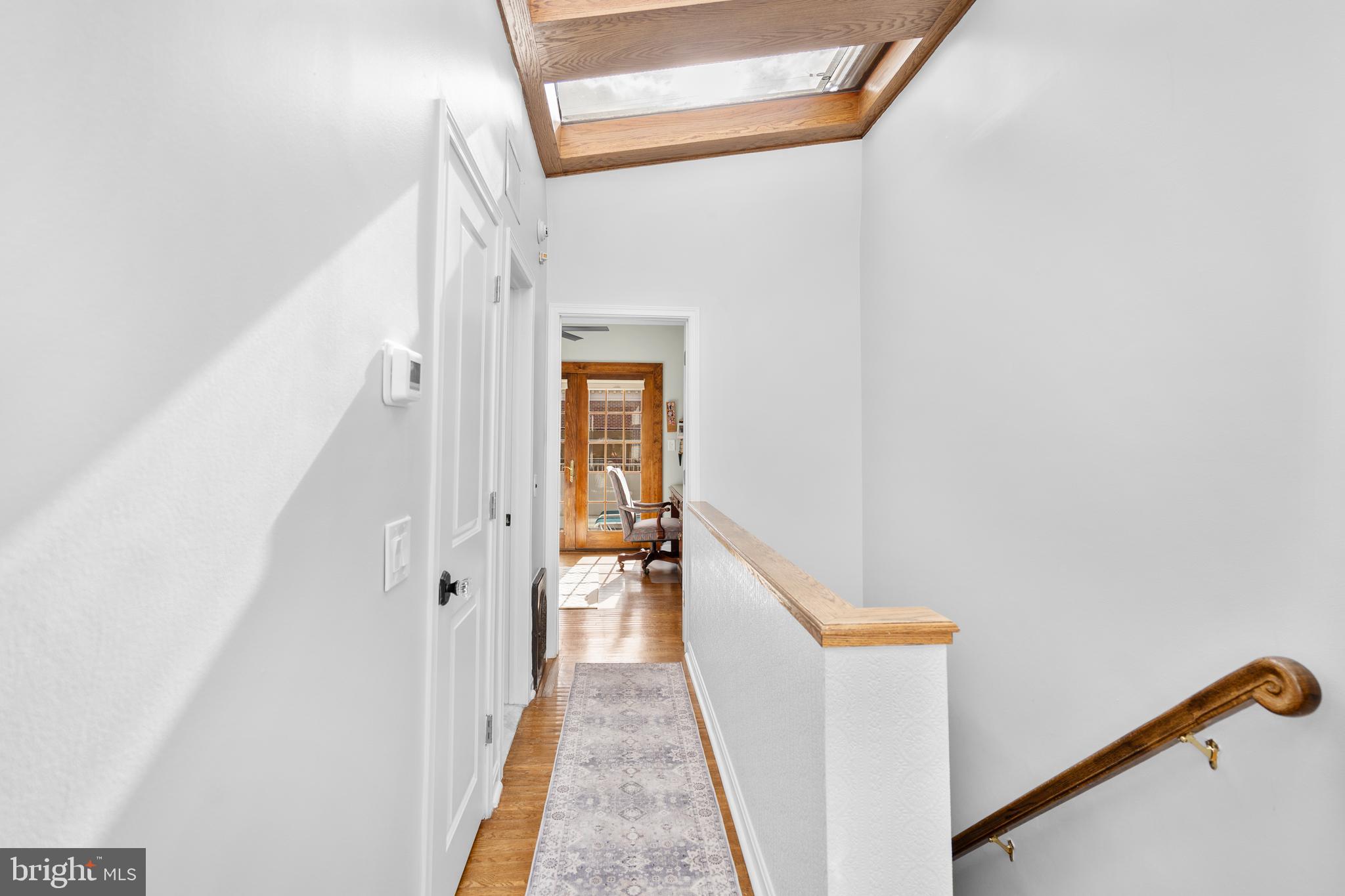 QUEEN VILLAGE - Residential