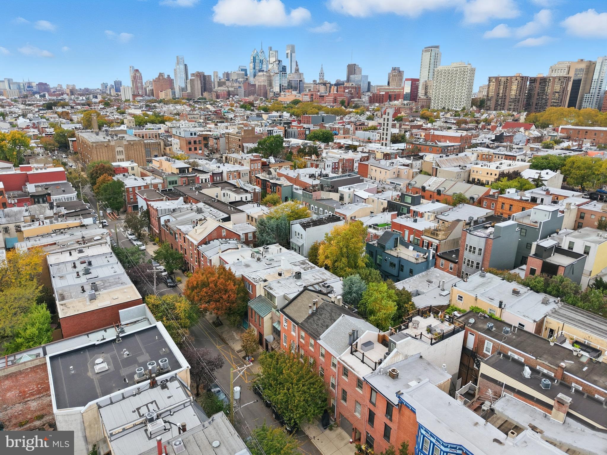 QUEEN VILLAGE - Residential