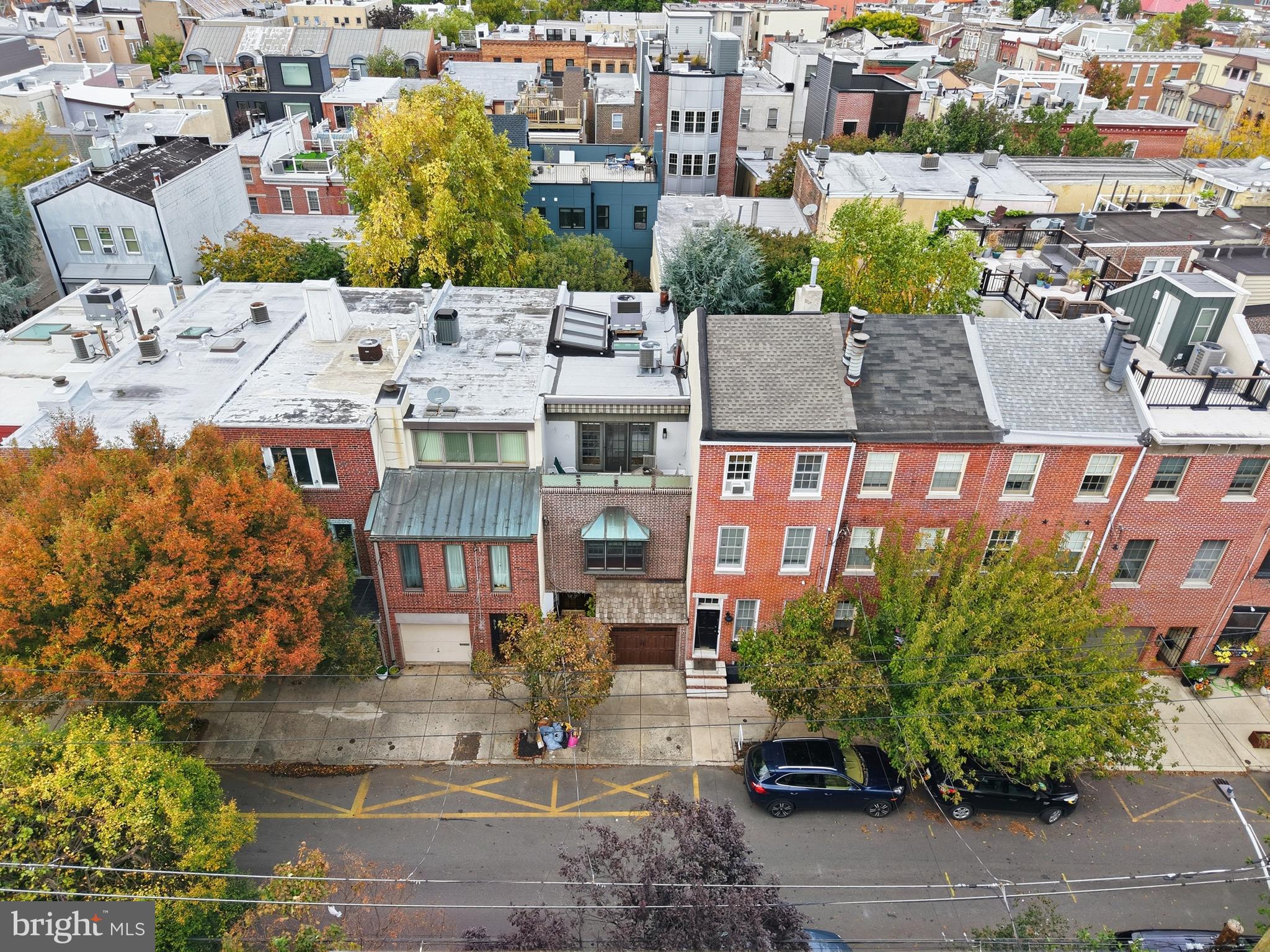 QUEEN VILLAGE - Residential