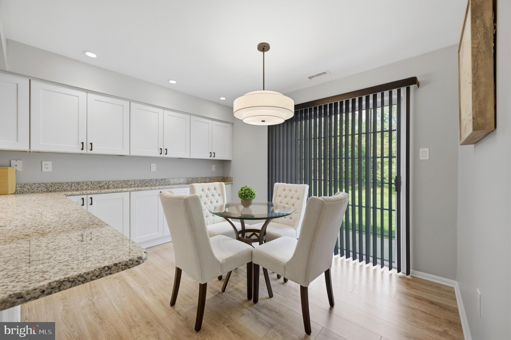 COUNTRY CROSSING - Residential