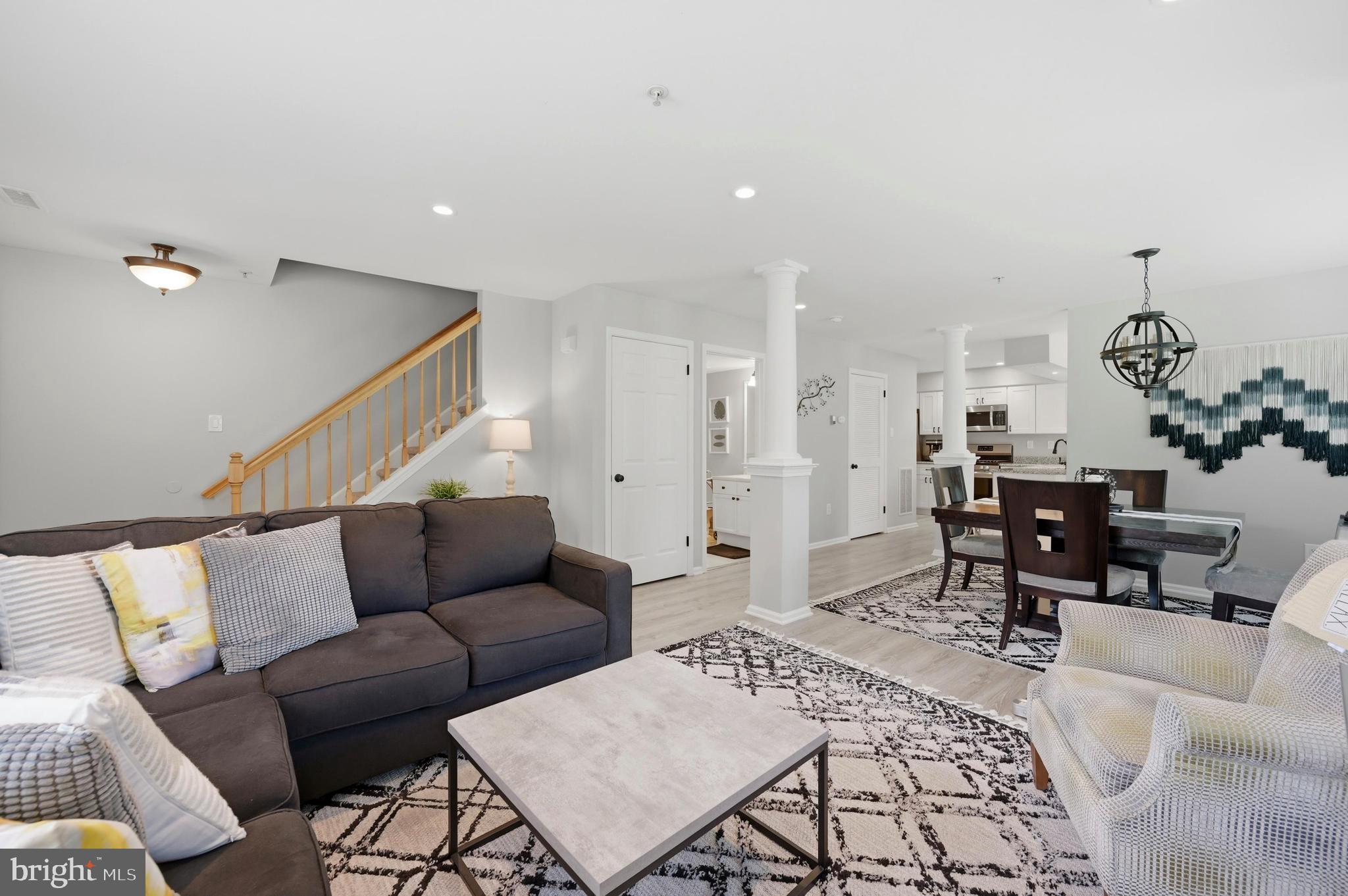 COUNTRY CROSSING - Residential