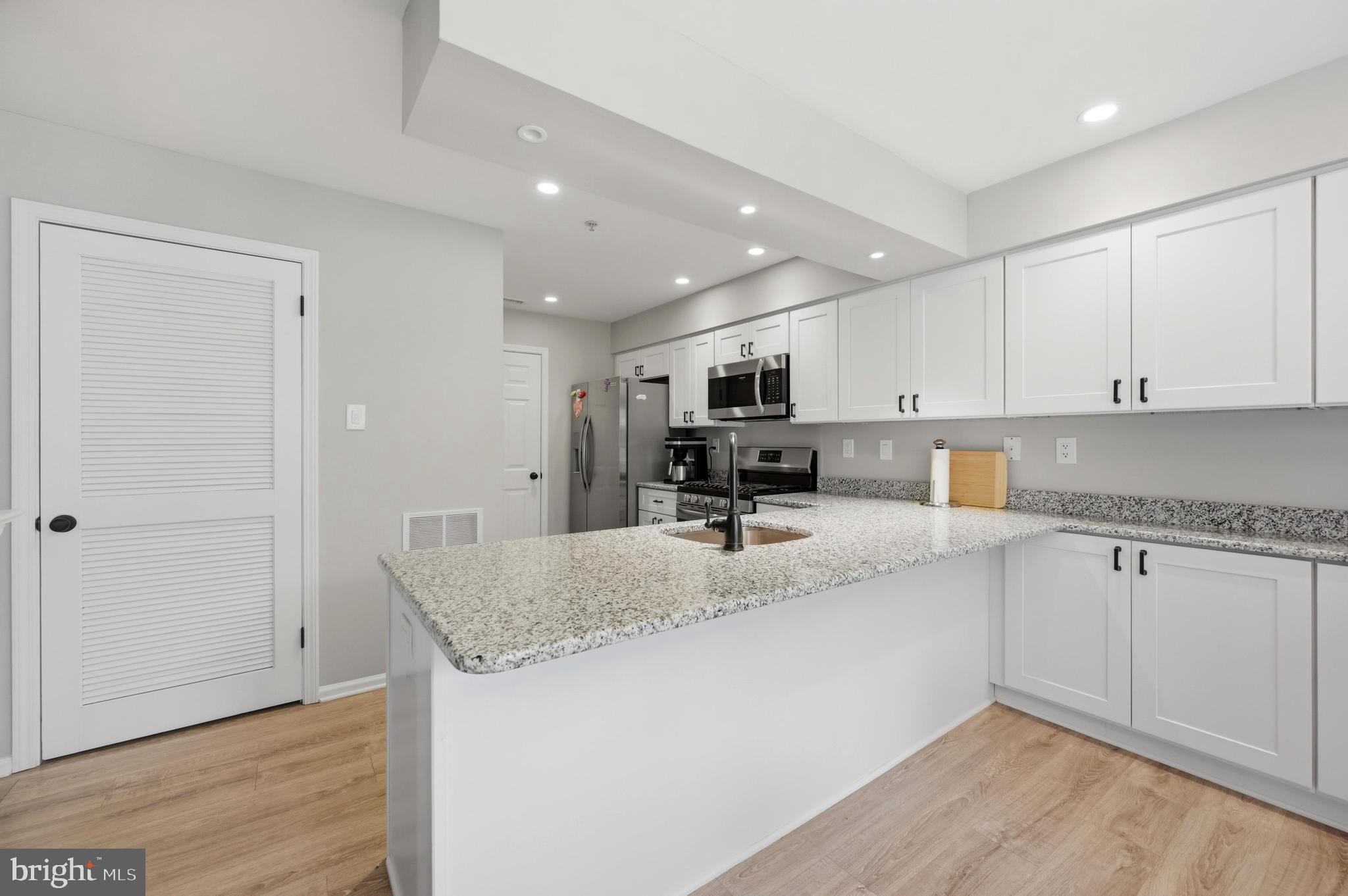 COUNTRY CROSSING - Residential