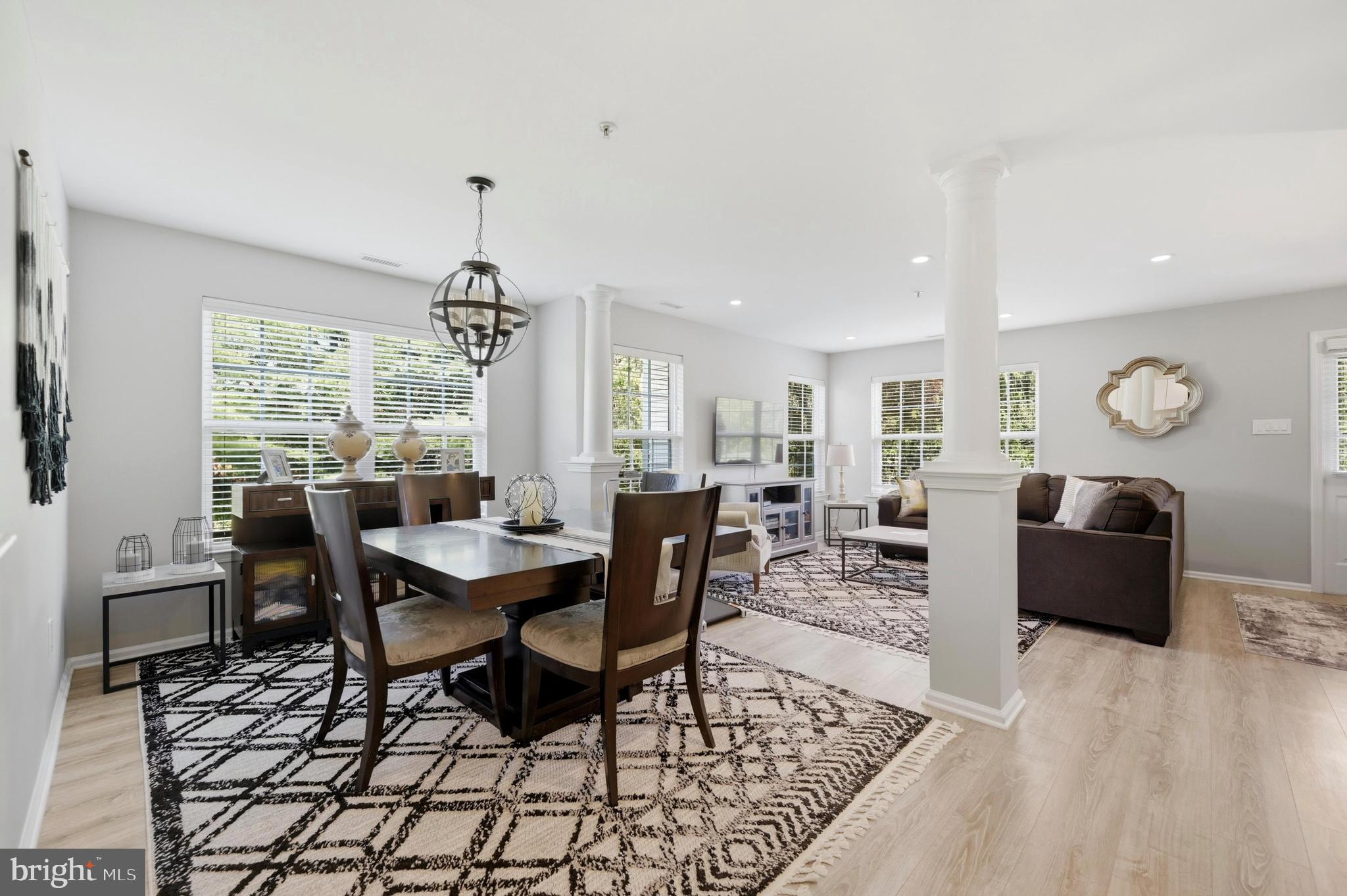 COUNTRY CROSSING - Residential