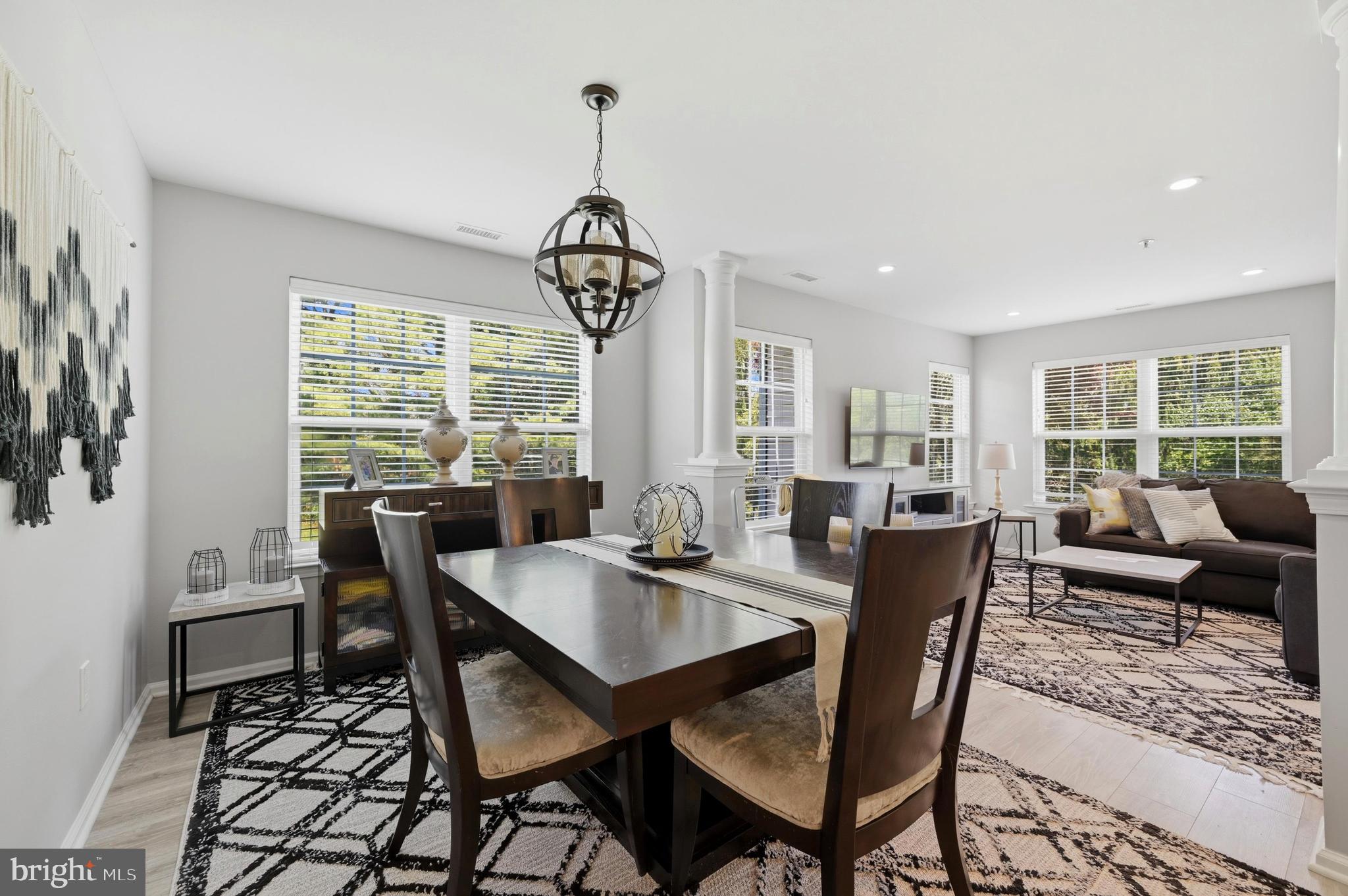 COUNTRY CROSSING - Residential