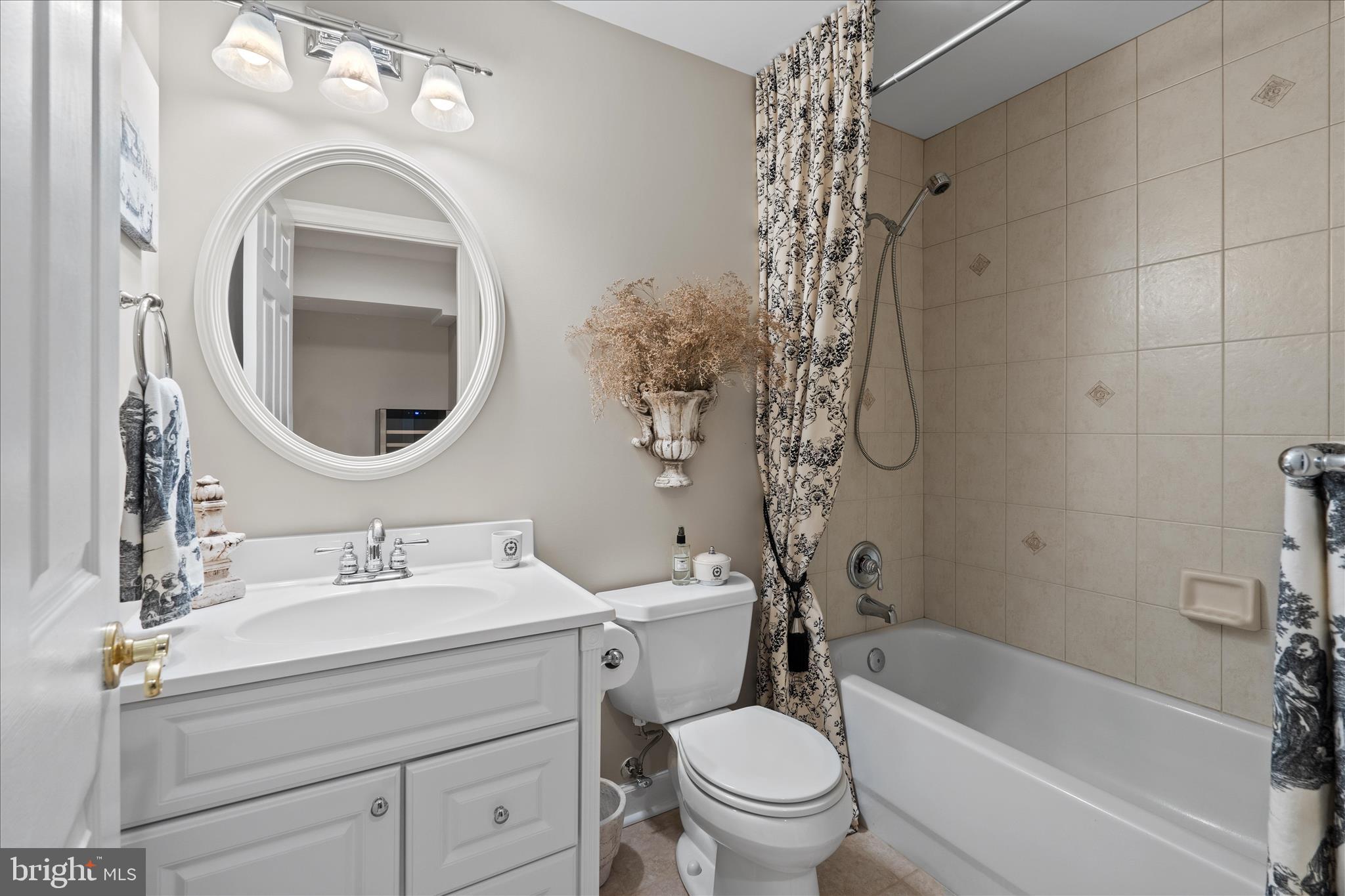 POTOMAC LAKES - Residential