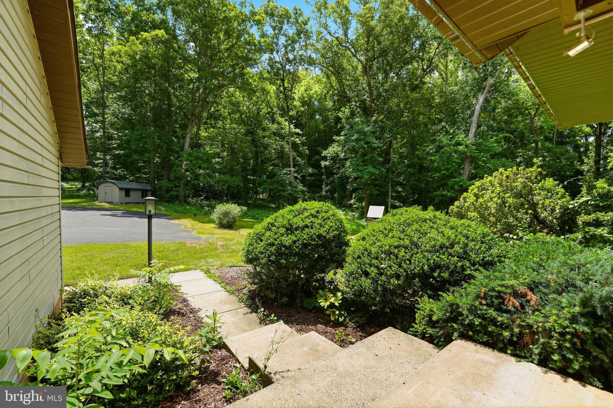 8423 LOCK LANE