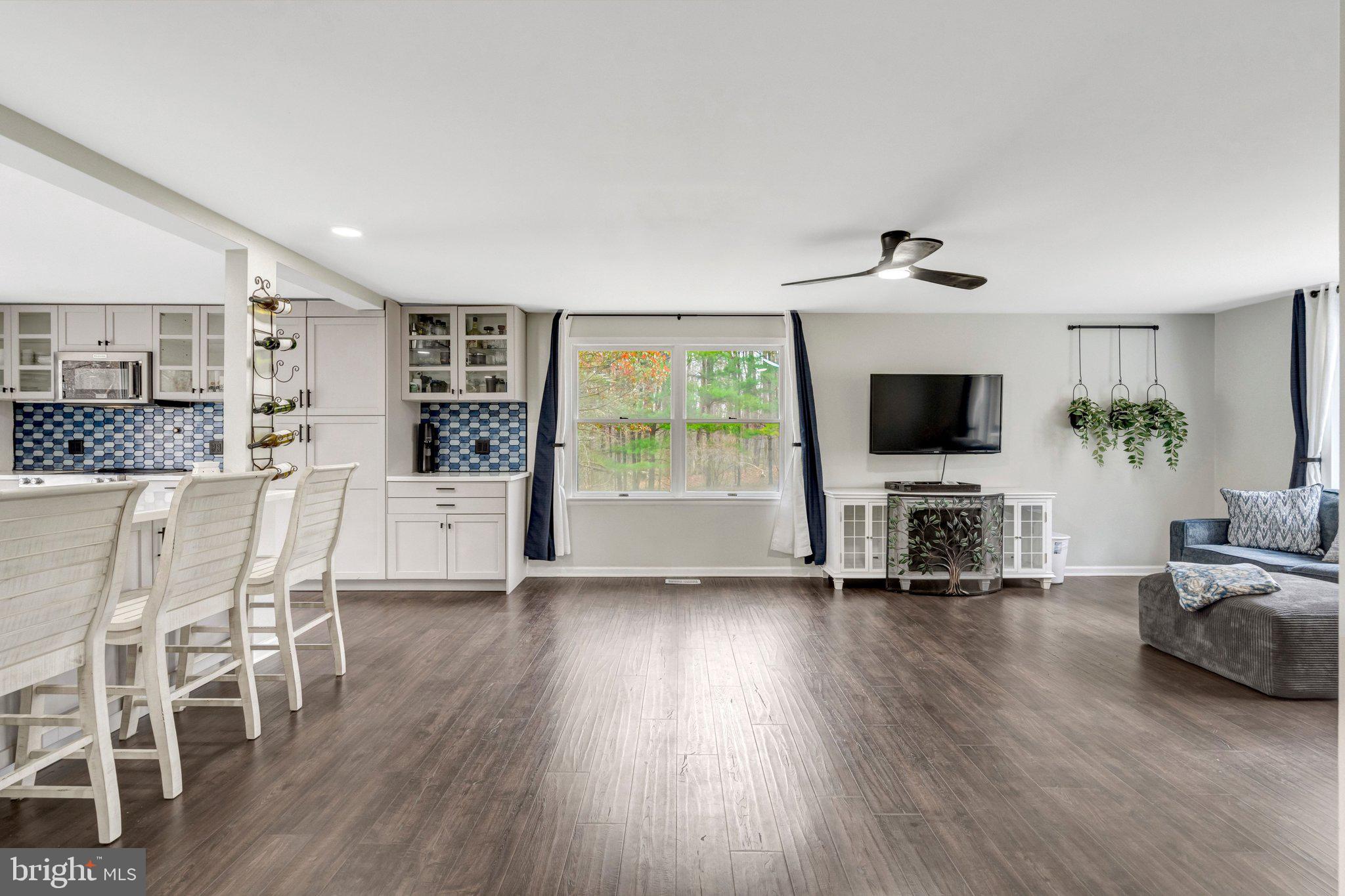 MORGAN'S BLUFF - Residential