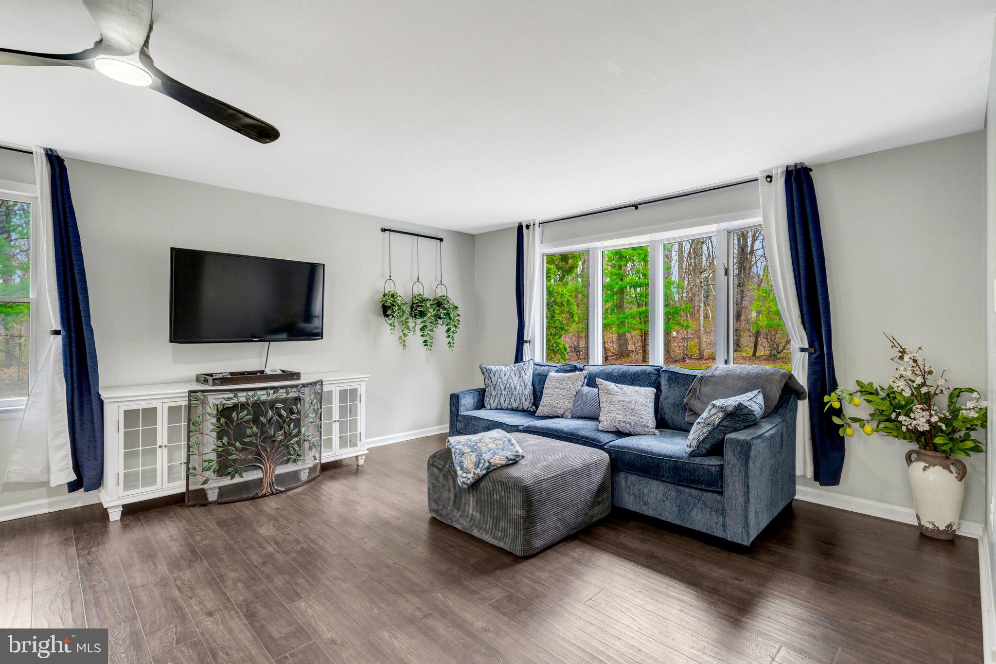 MORGAN'S BLUFF - Residential